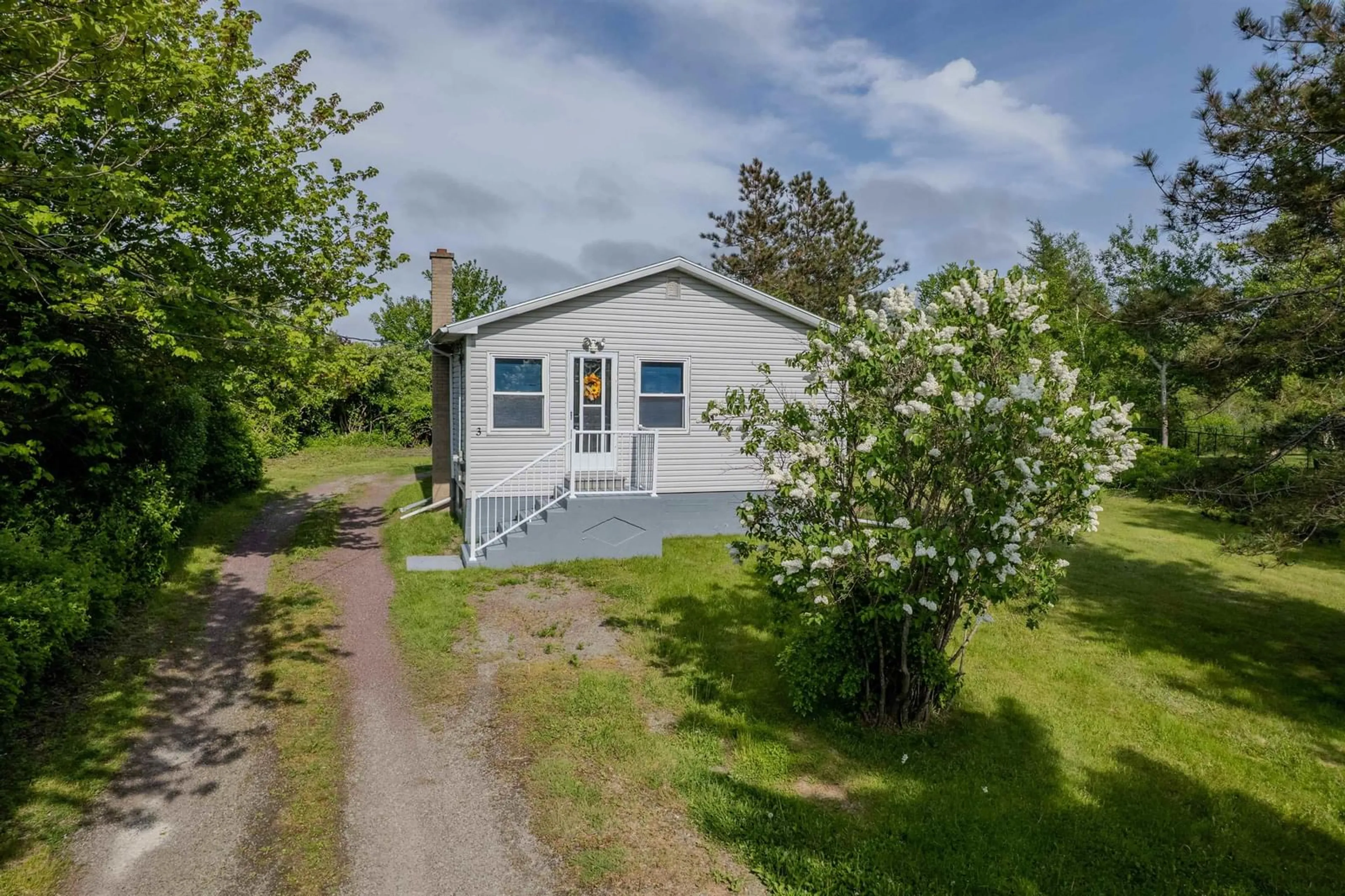 A pic from outside/outdoor area/front of a property/back of a property/a pic from drone, street for 3 Mckinlay St, Glace Bay Nova Scotia B1A 2Y7
