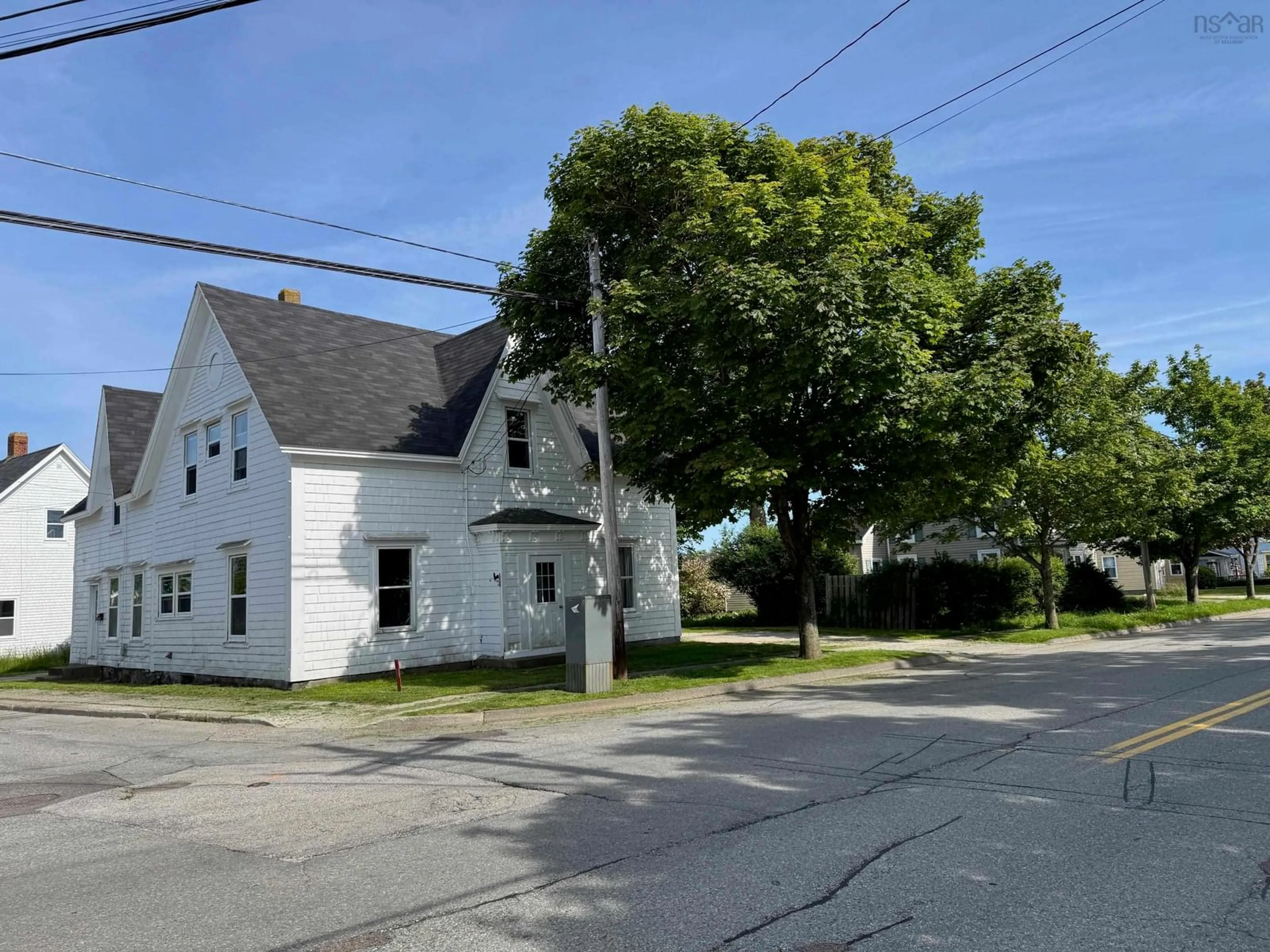 A pic from outside/outdoor area/front of a property/back of a property/a pic from drone, street for 29-31 Main St, Yarmouth Nova Scotia B5A 1A1