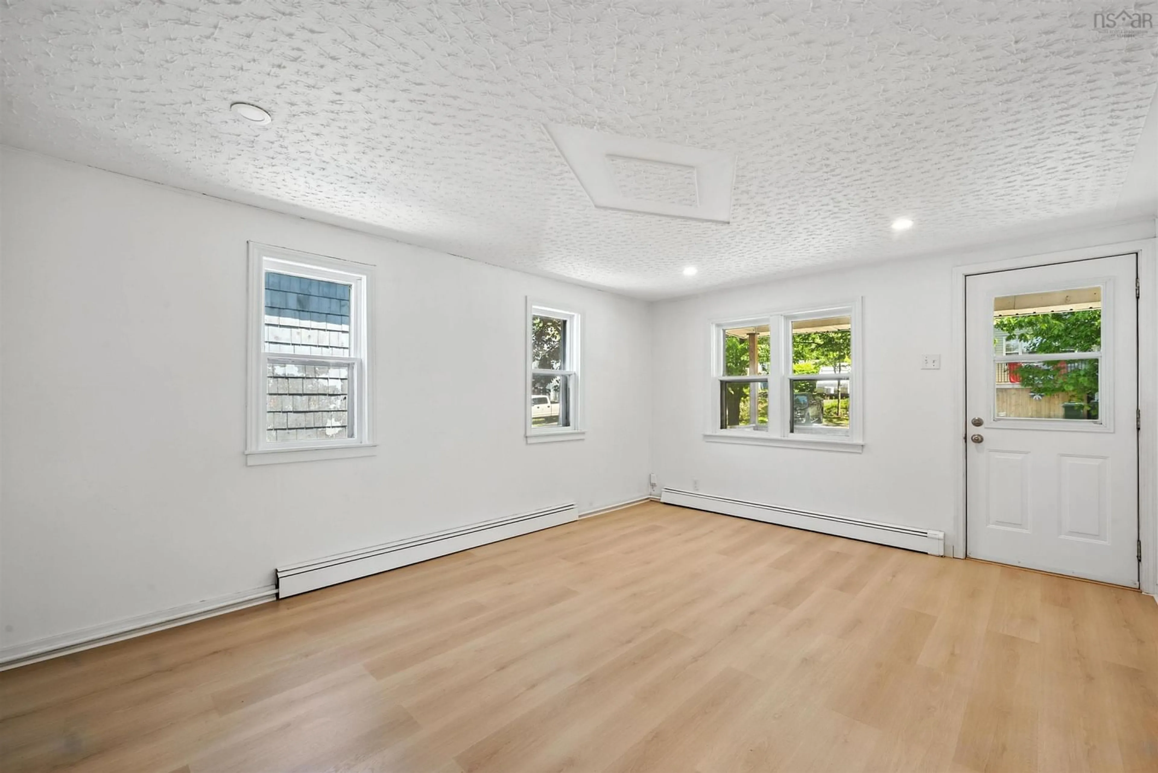 A pic of a room for 26 Franklyn St, Dartmouth Nova Scotia B2W 1B7