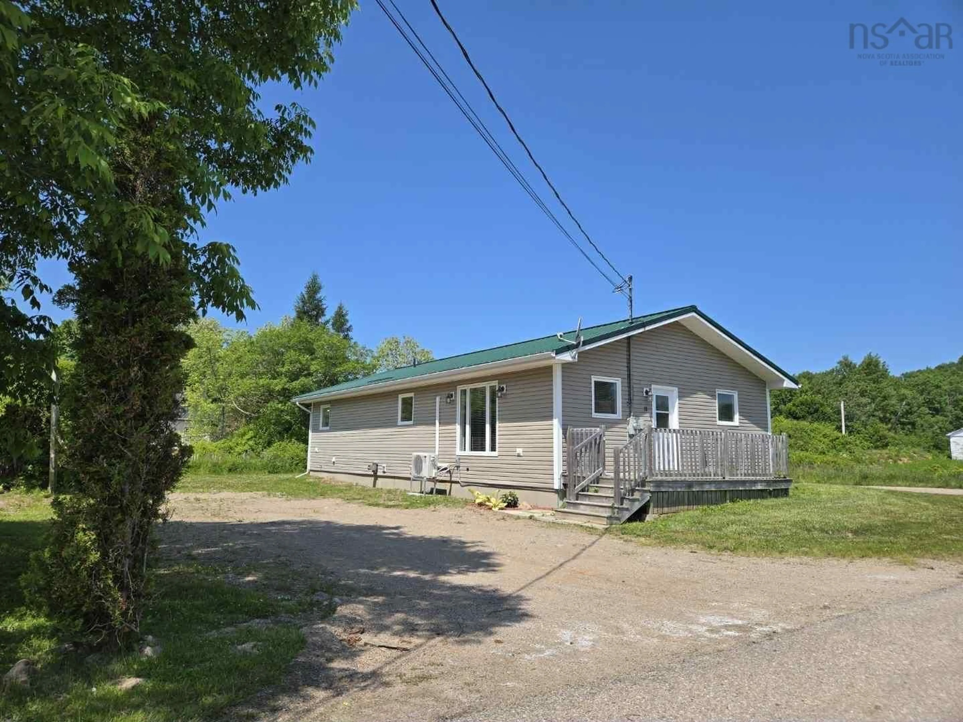 A pic from outside/outdoor area/front of a property/back of a property/a pic from drone, unknown for 13 Centre St, Middleton Nova Scotia B0S 1P0