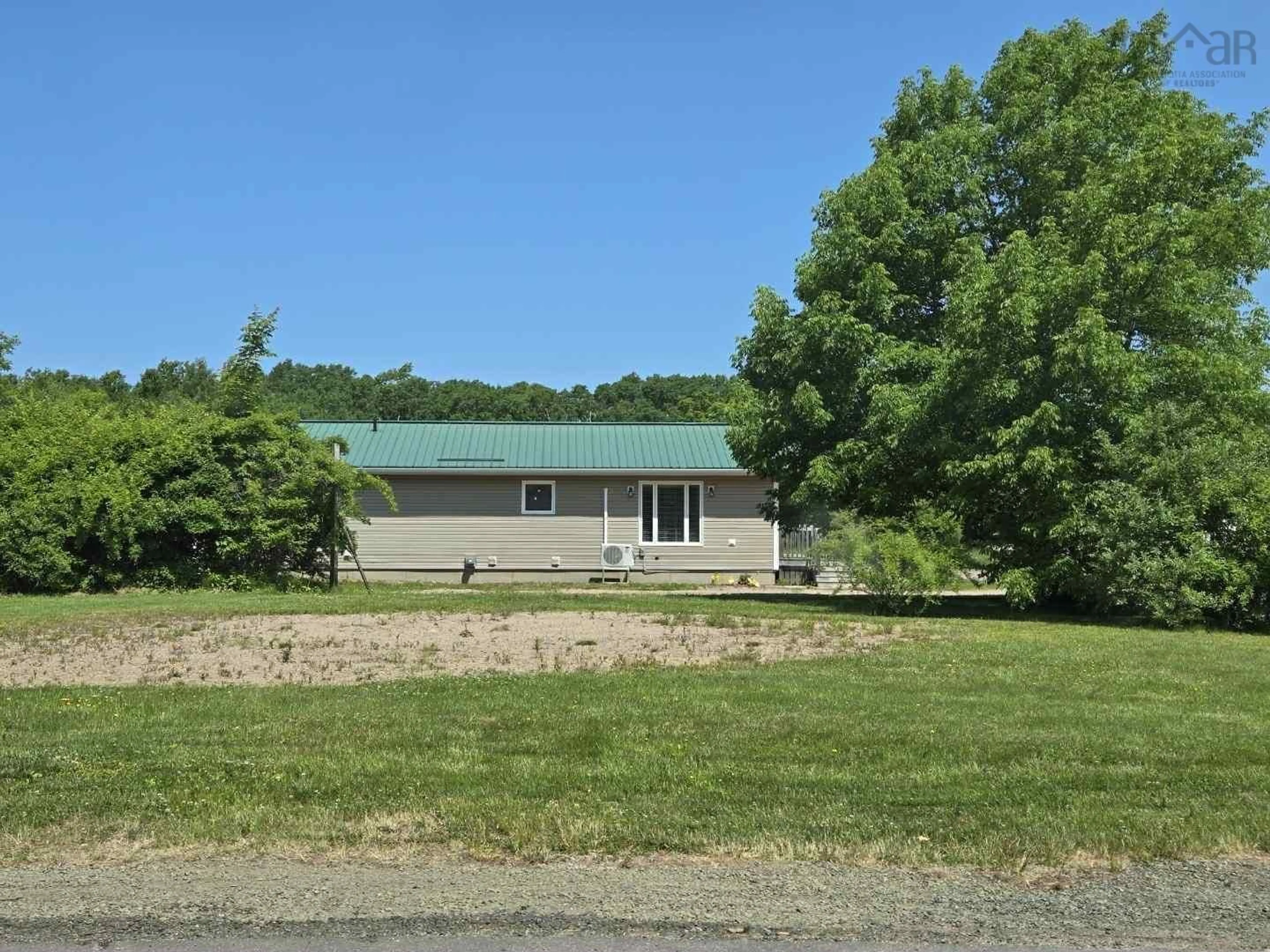 A pic from outside/outdoor area/front of a property/back of a property/a pic from drone, unknown for 13 Centre St, Middleton Nova Scotia B0S 1P0