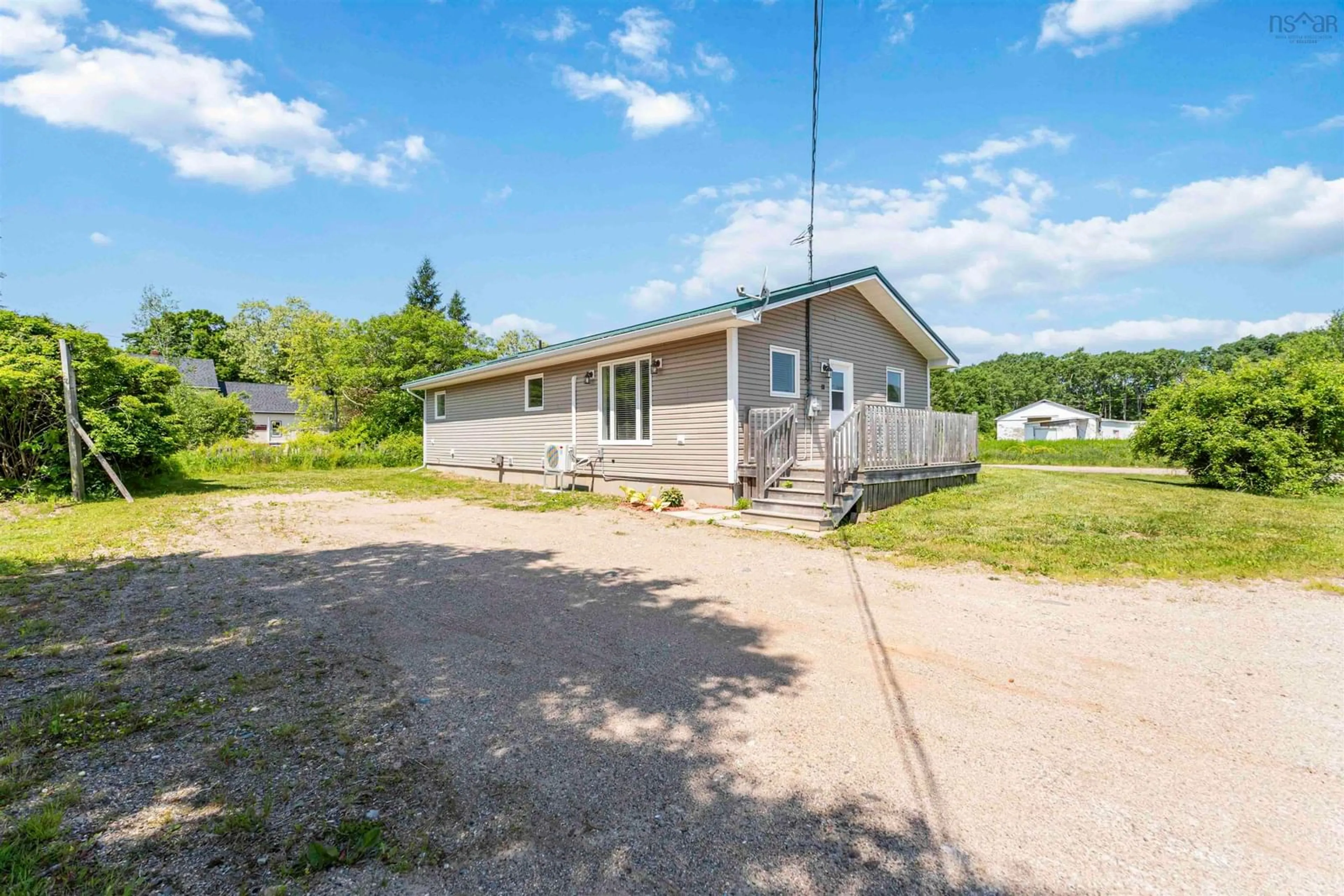 A pic from outside/outdoor area/front of a property/back of a property/a pic from drone, unknown for 13 Centre St, Middleton Nova Scotia B0S 1P0