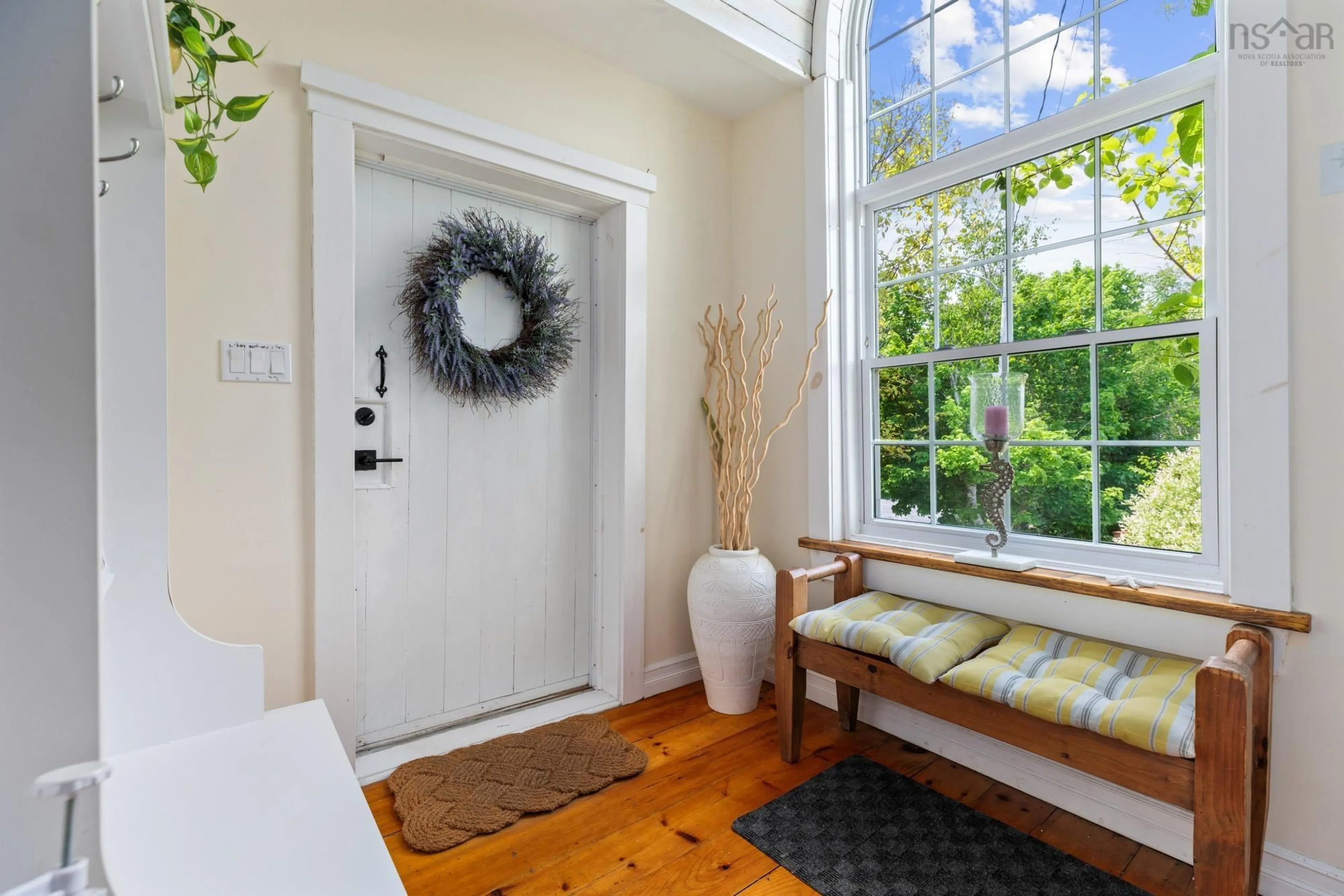 Indoor entryway for 4 York Redoubt Cres, Fergusons Cove Nova Scotia B3V 1L7