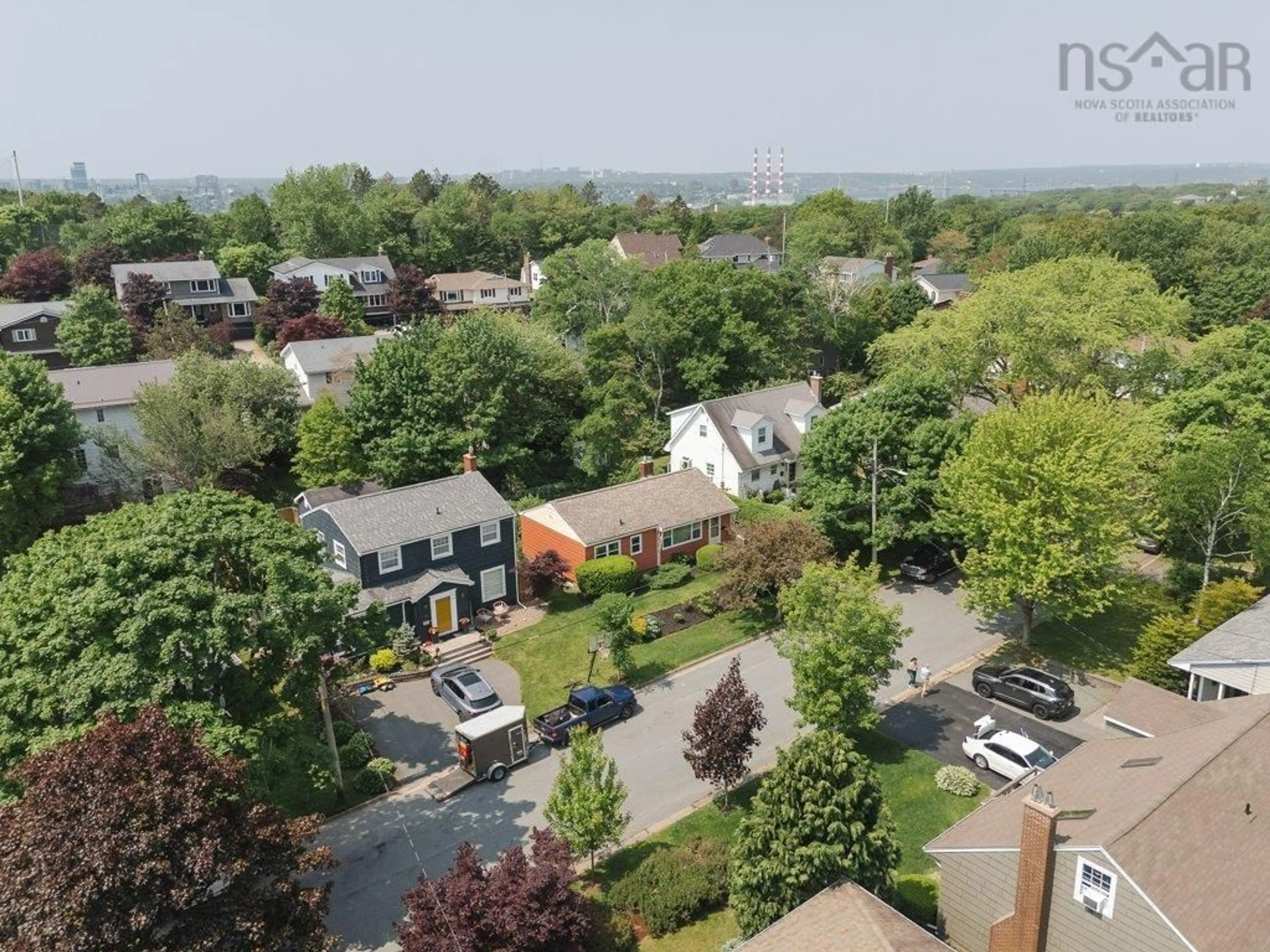 A pic from outside/outdoor area/front of a property/back of a property/a pic from drone, unknown for 21 Clearview Cres, Dartmouth Nova Scotia B3A 2M9