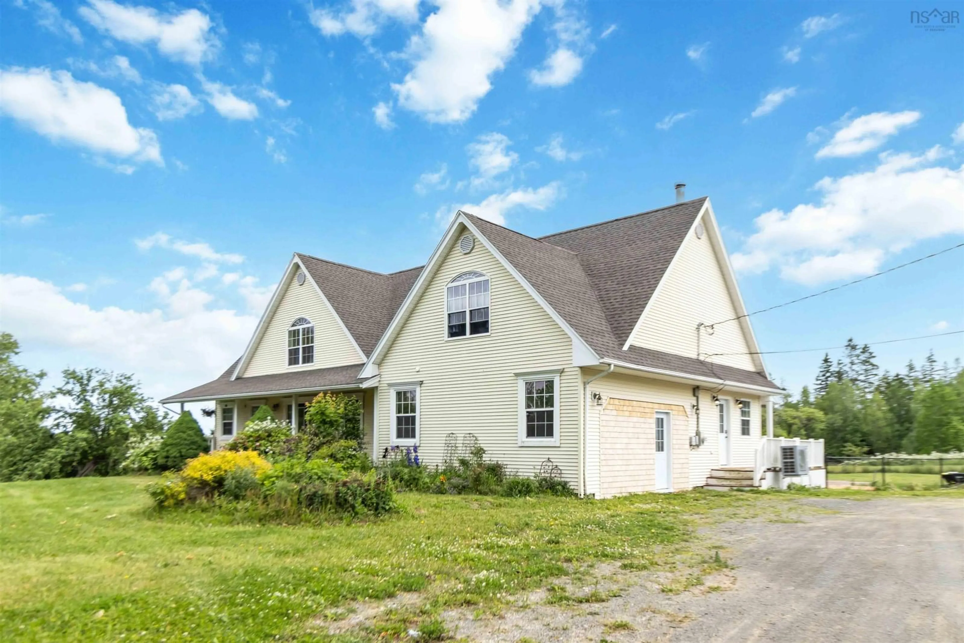 Home with vinyl exterior material, unknown for 193 Mountain Rd, Three Mile Plains Nova Scotia B0N 2T0