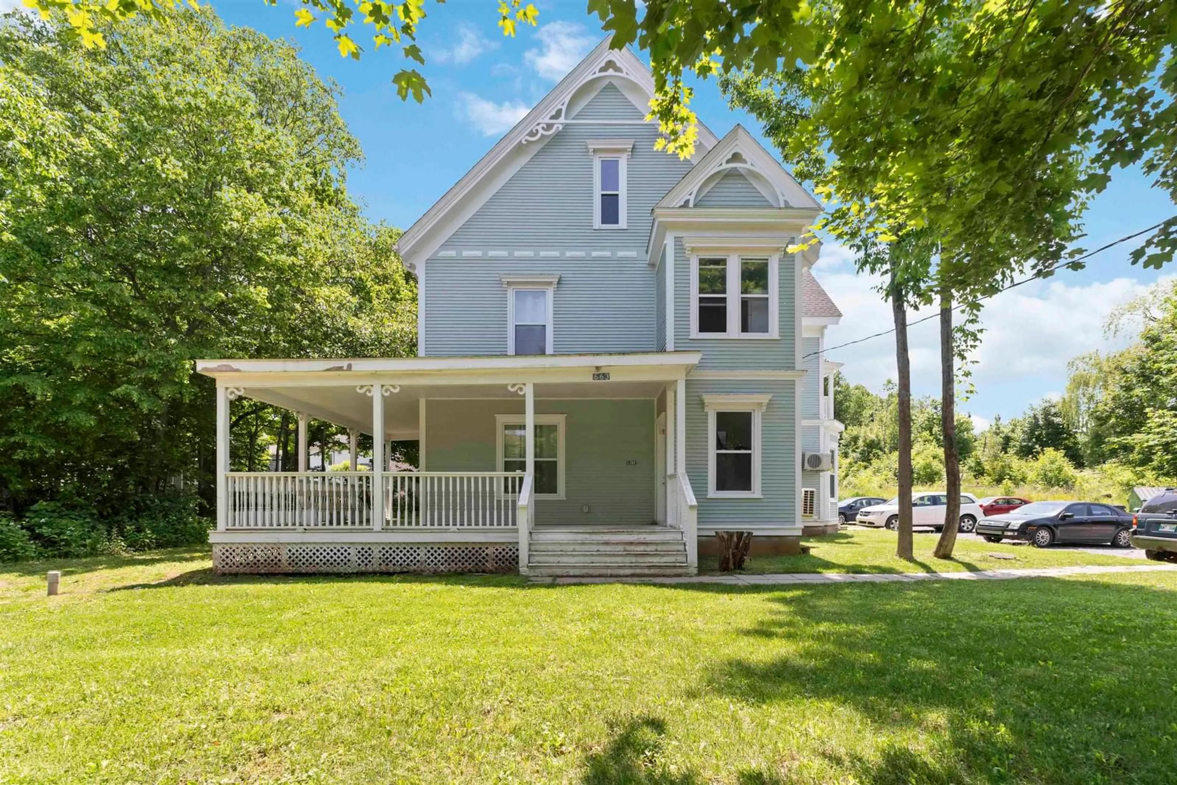 Home with vinyl exterior material, street for 663 Main St, Wolfville Nova Scotia B4P 1G3