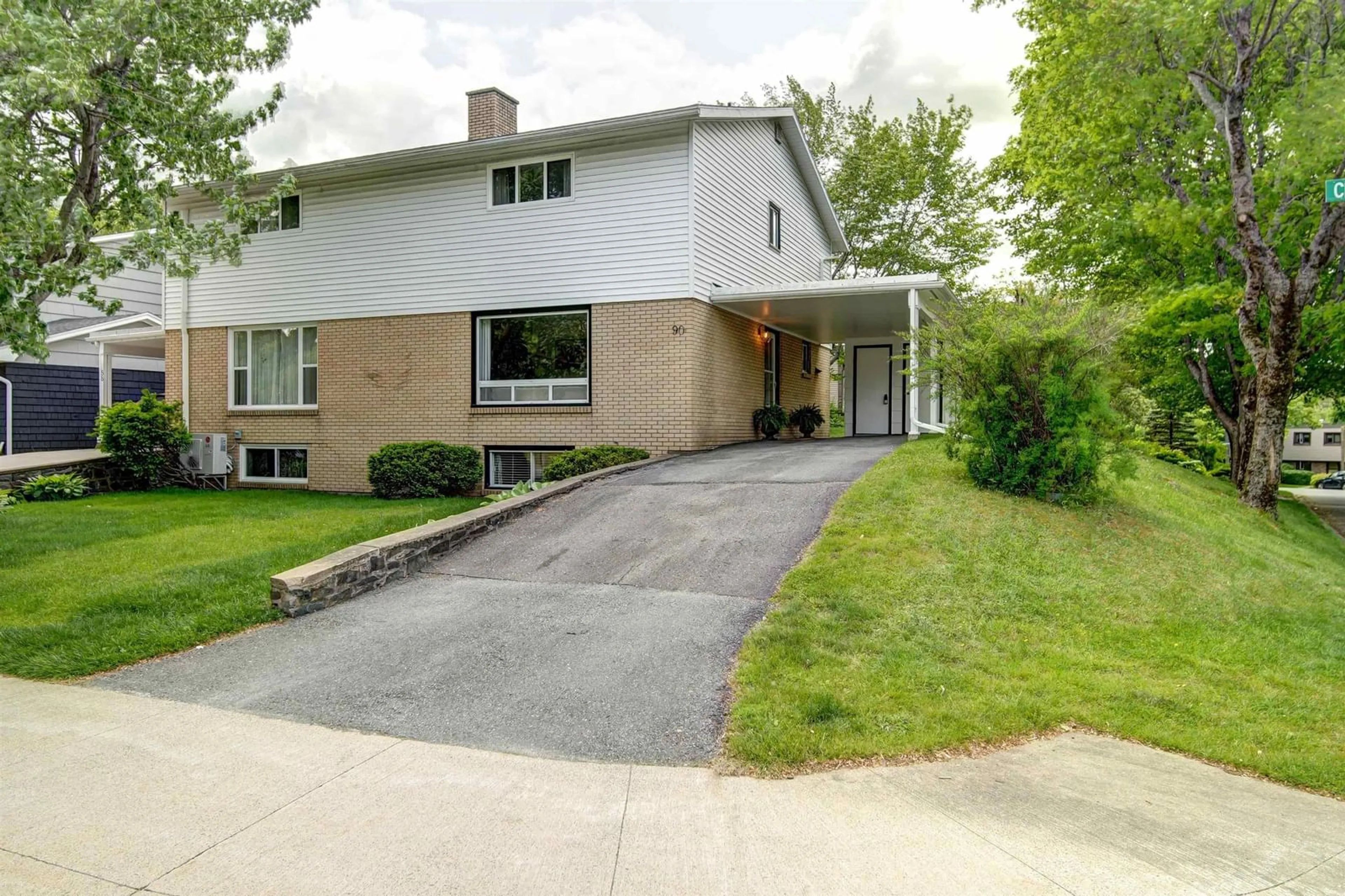 Unknown for 90 Clayton Park Dr, Halifax Nova Scotia B3M 1L9