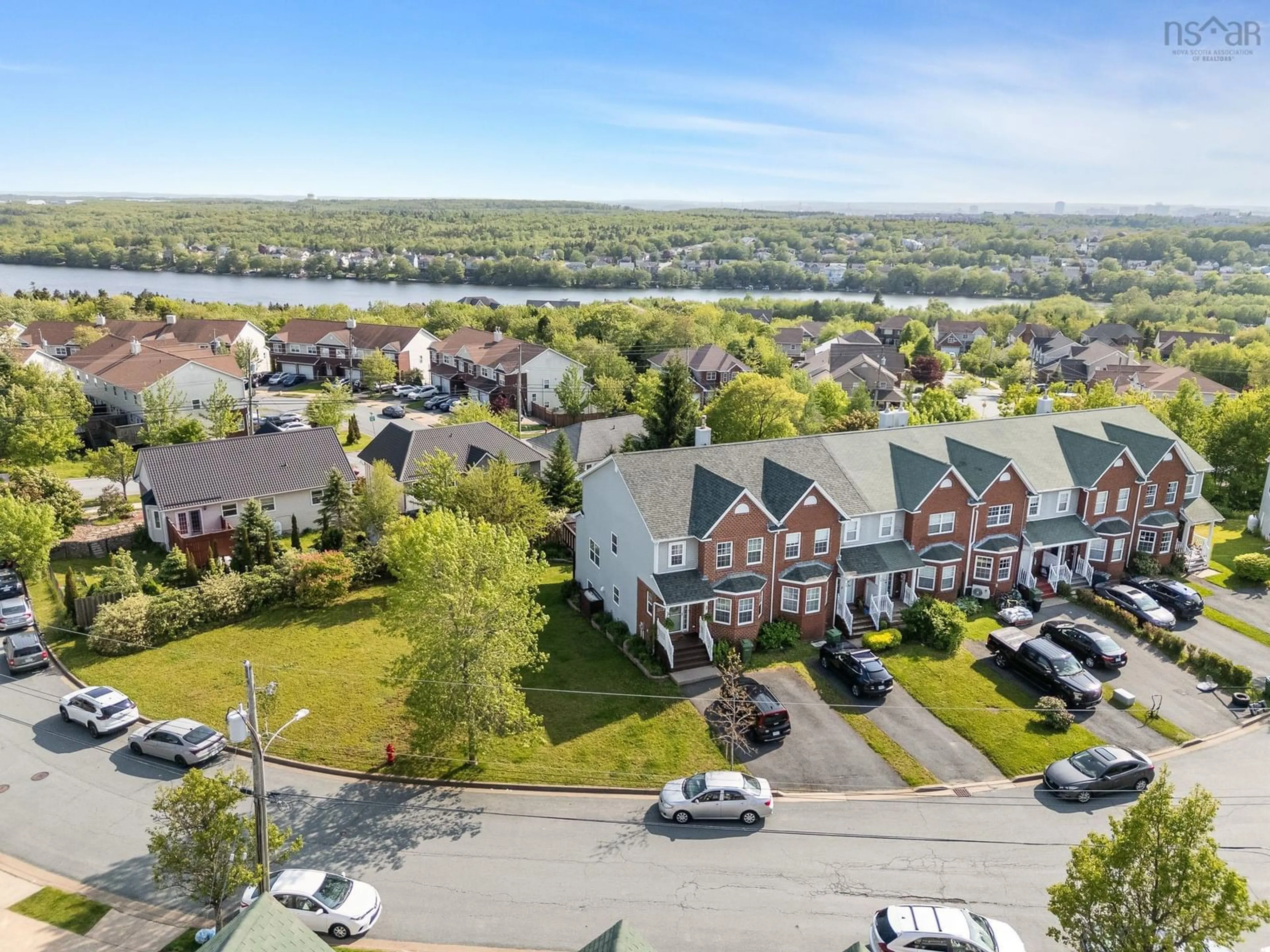 A pic from outside/outdoor area/front of a property/back of a property/a pic from drone, unknown for 28 Woodhaven Close, Dartmouth Nova Scotia B2W 6P9