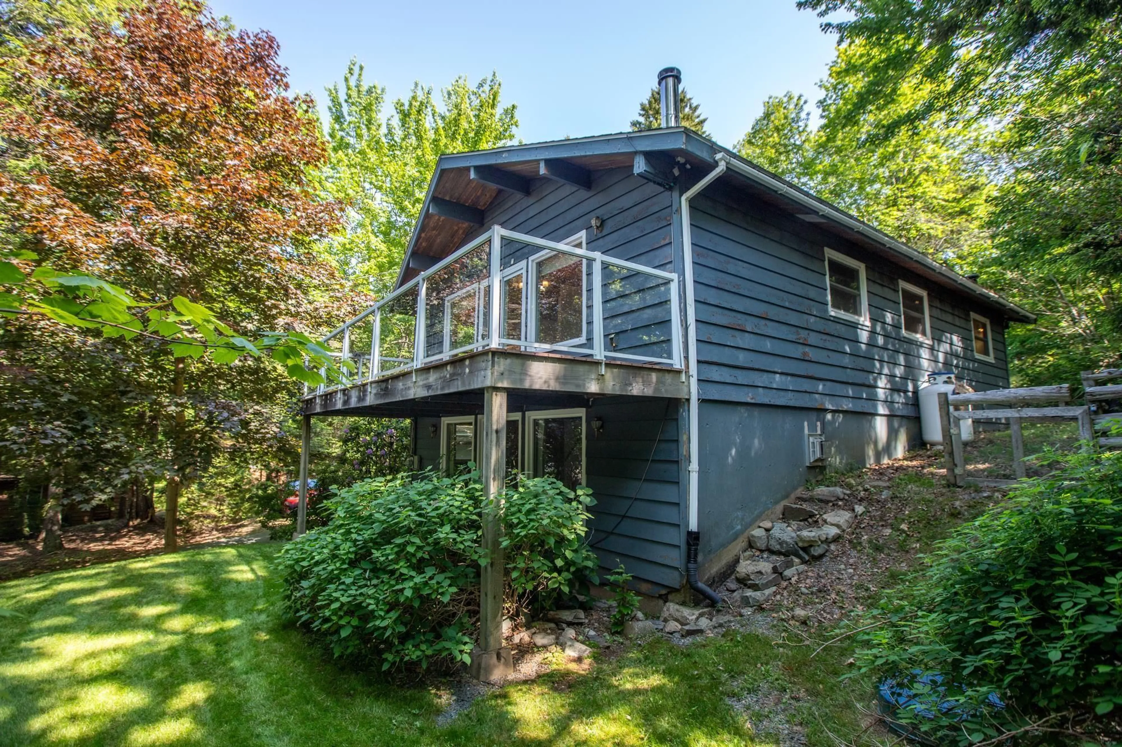 Home with vinyl exterior material, water/lake/river/ocean view for 90 Concord Ave, Fall River Nova Scotia B2T 1E7