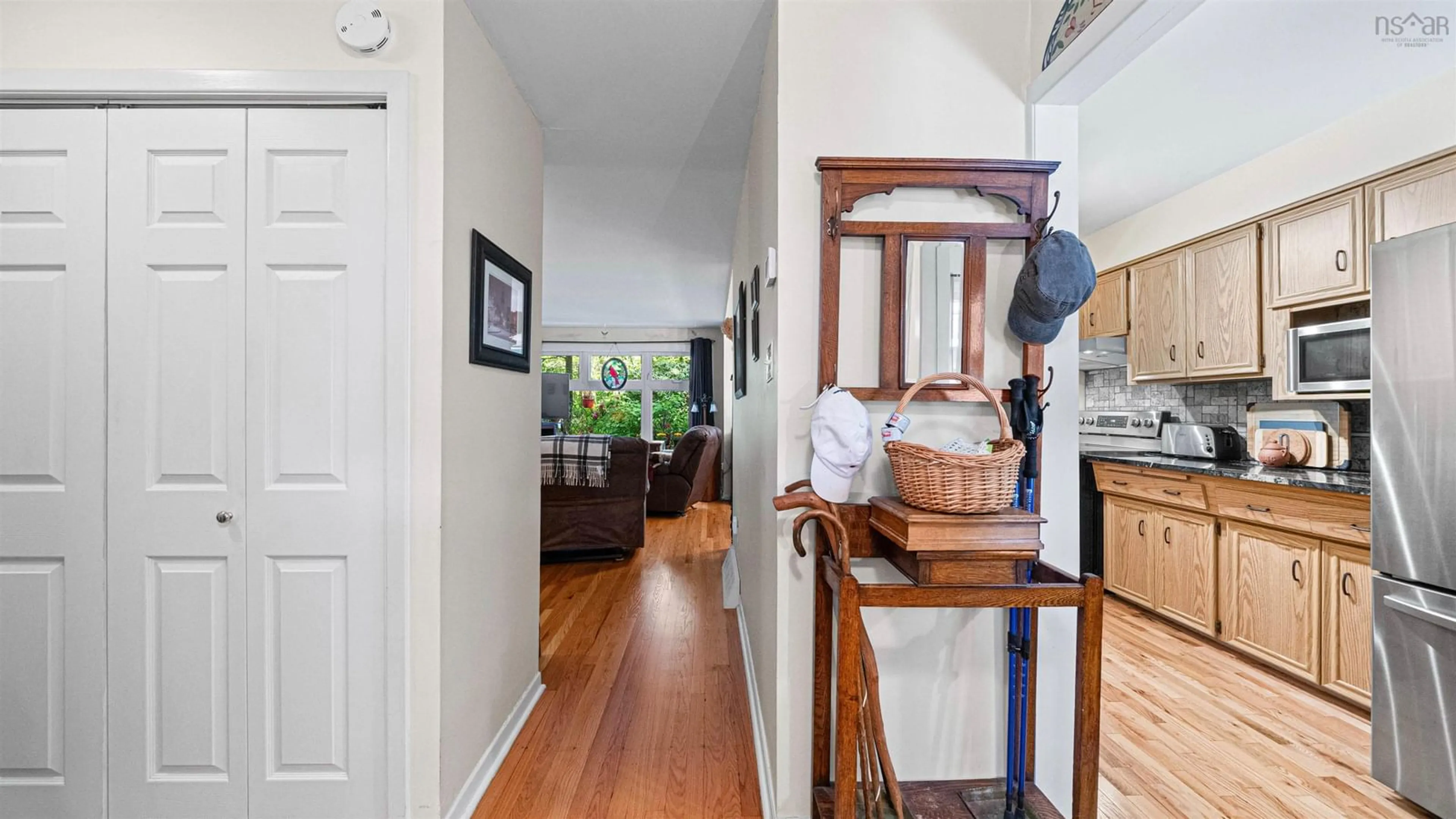 Indoor foyer for 36 Garden Court Terr, Dartmouth Nova Scotia B3A 3S6