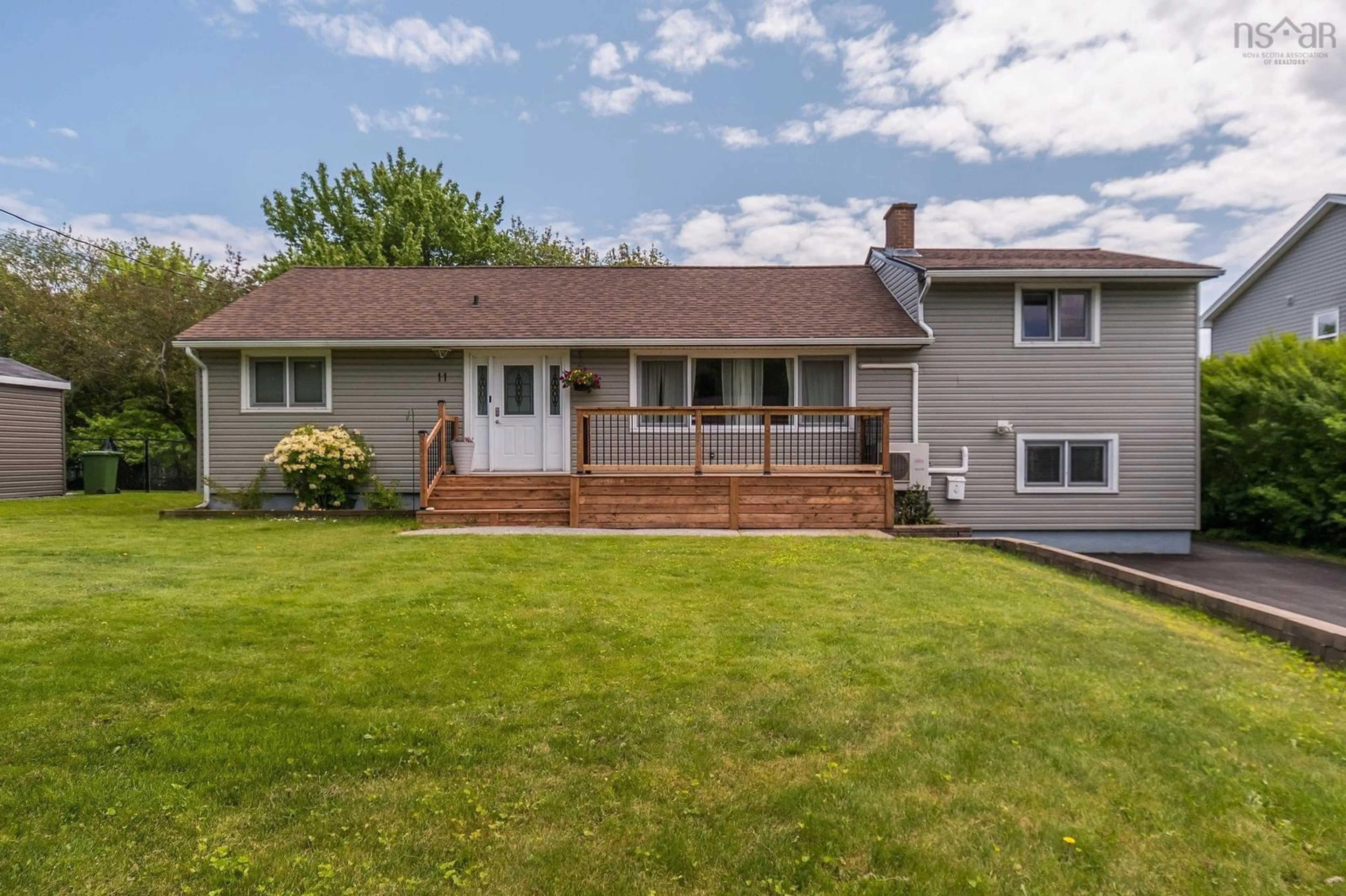 A pic from outside/outdoor area/front of a property/back of a property/a pic from drone, street for 11 Elizabeth St, Dartmouth Nova Scotia B2W 2T4