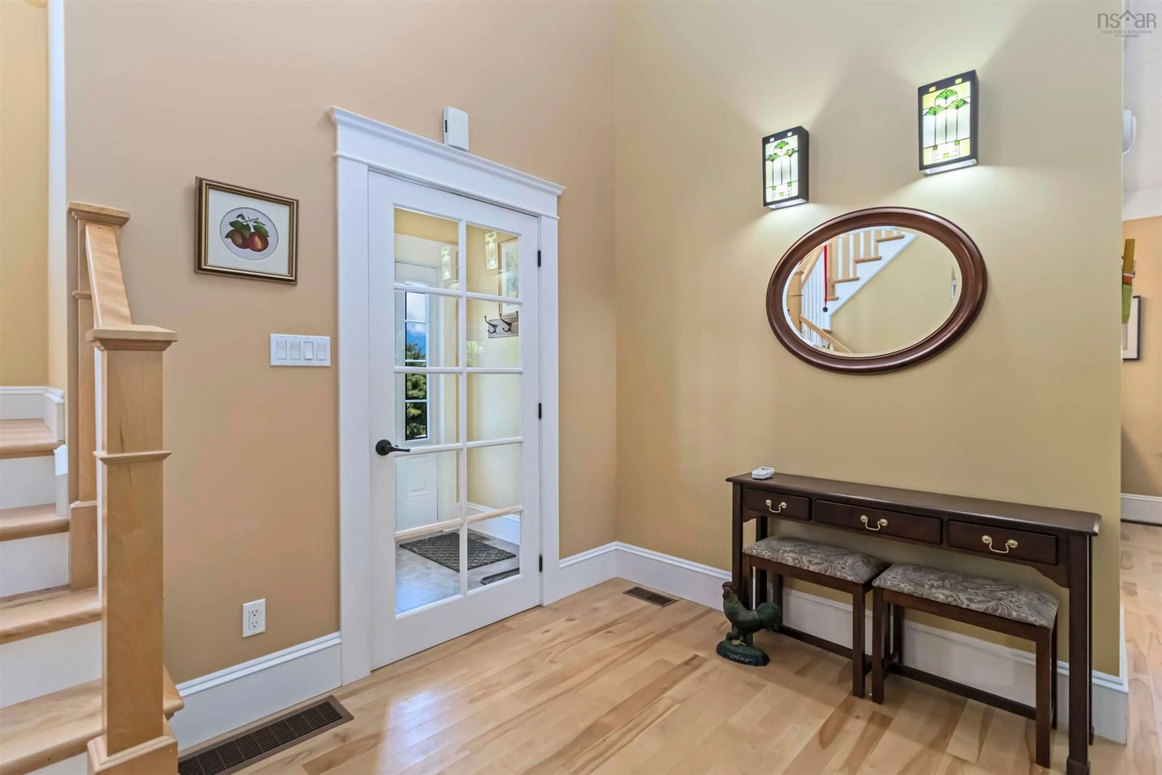 Indoor entryway for 122 Hawthorn Road, Mahone Bay Nova Scotia B0J 2E0