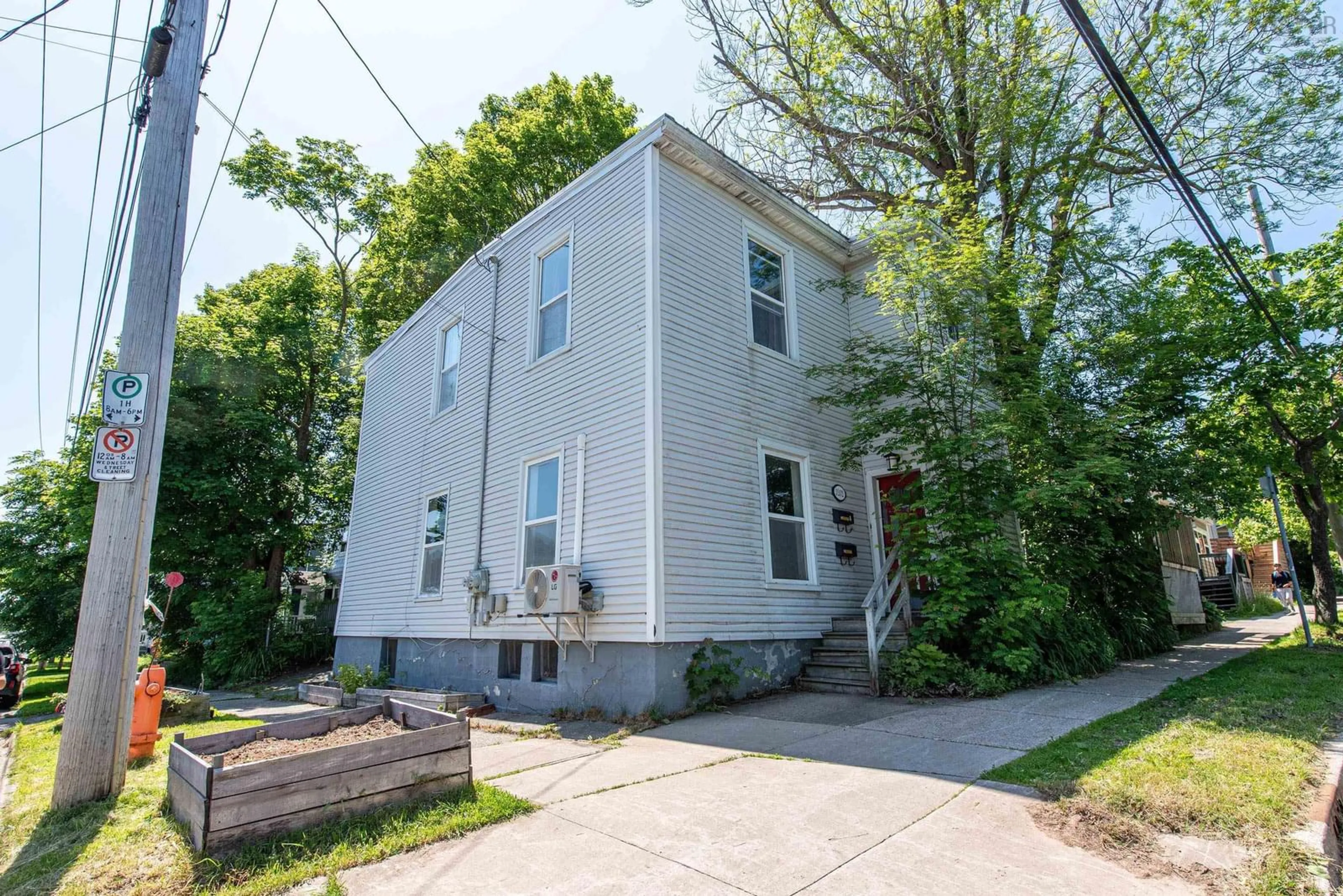 Unknown for 3202 Agricola St, Halifax Nova Scotia B3K 4H1
