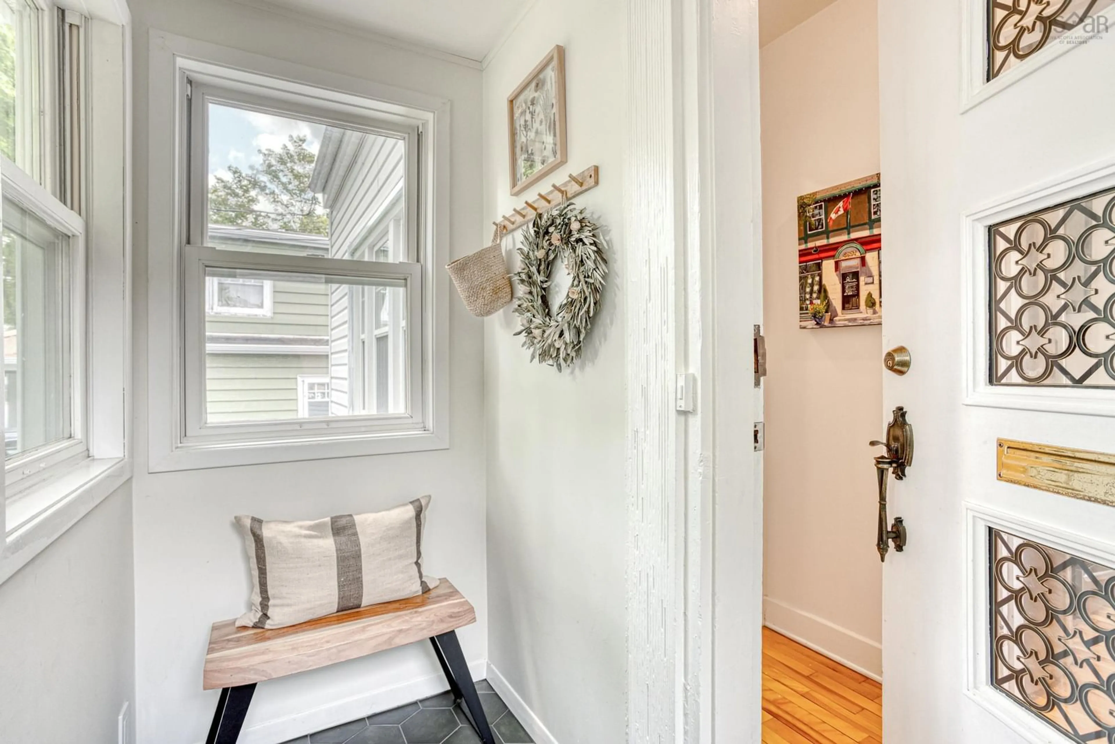 Indoor entryway for 2520 Elm St, Halifax Nova Scotia B3L 2Y4