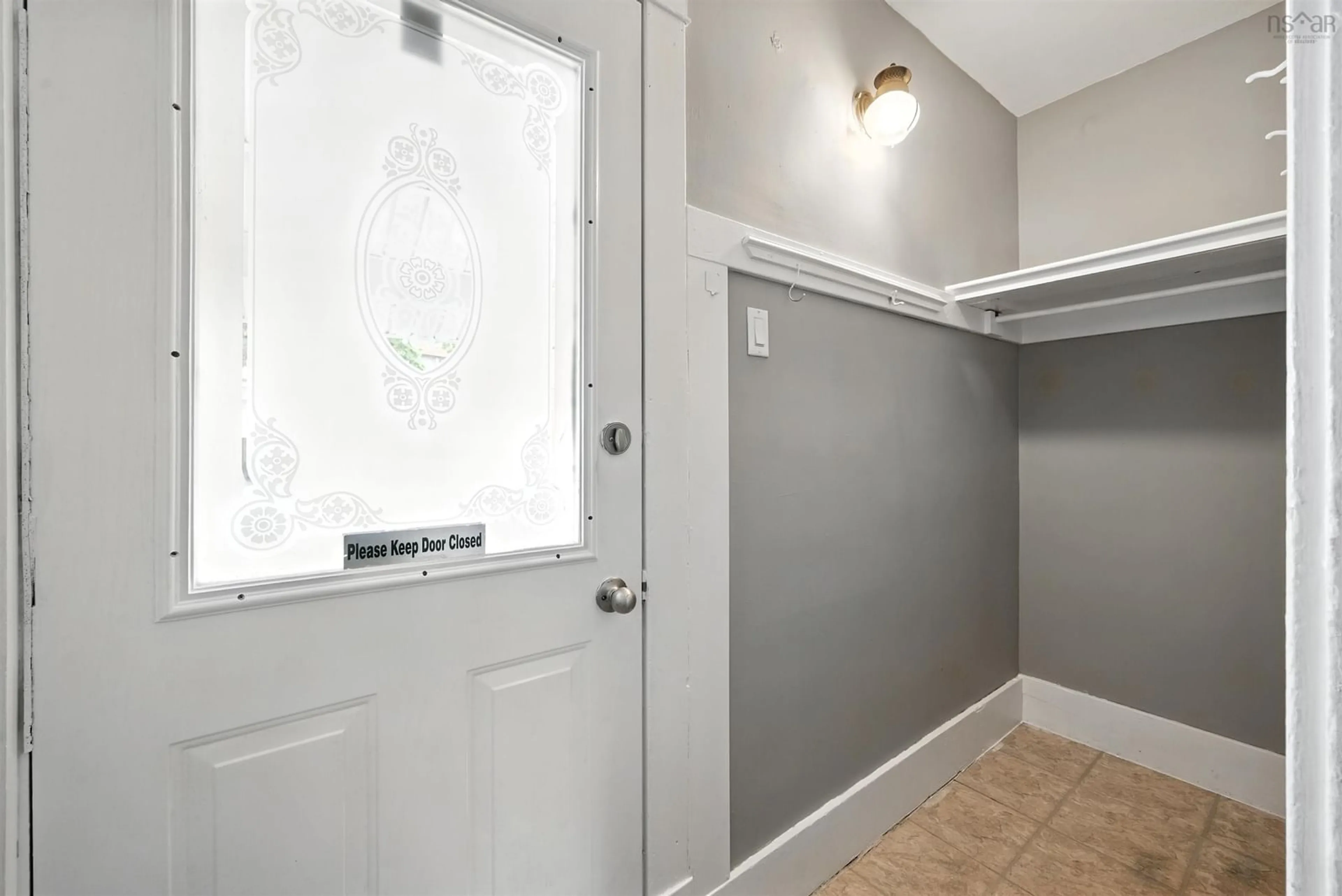 Indoor entryway for 6944 Leppert St, Halifax Nova Scotia B3L 1N8