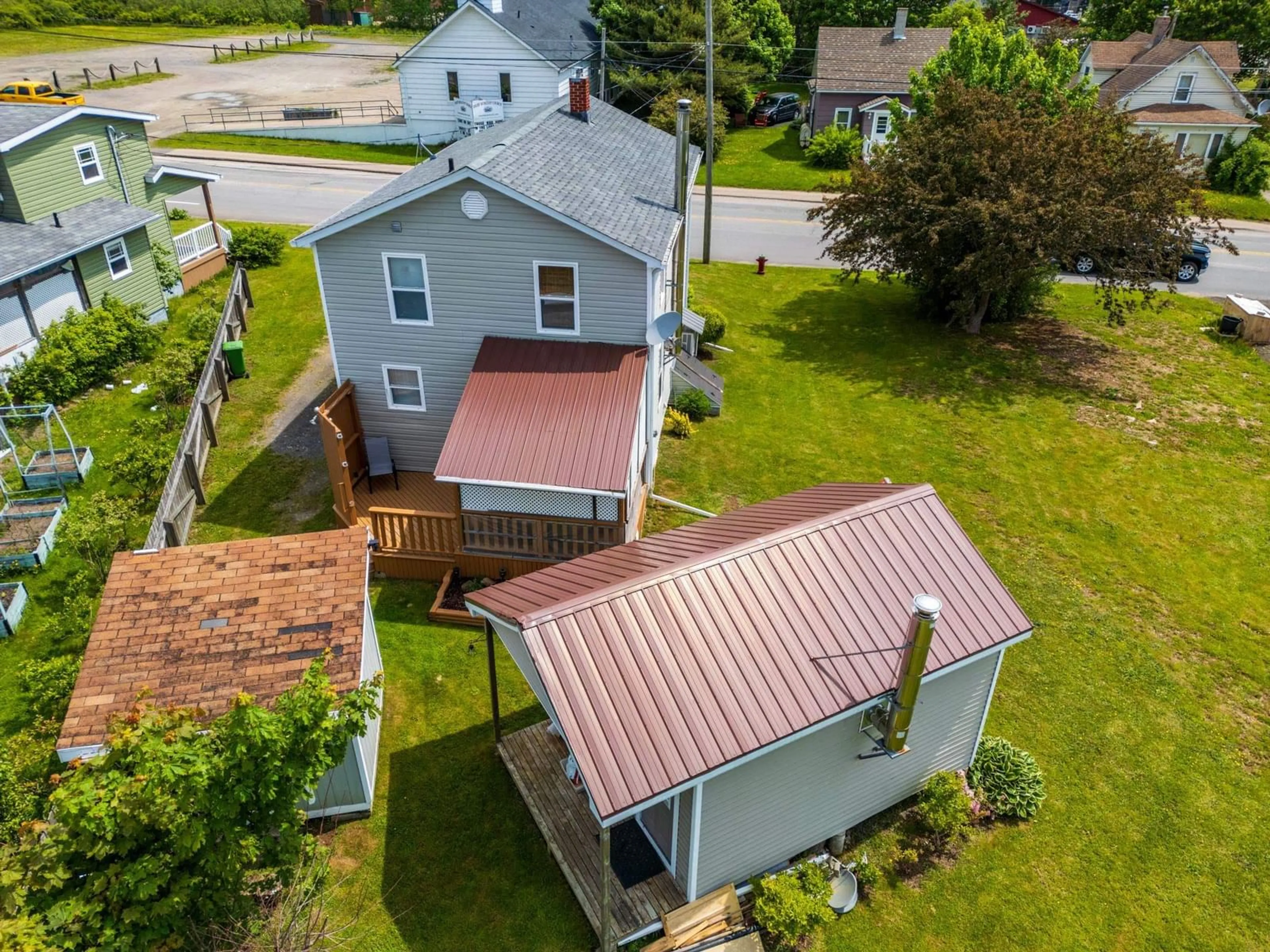 A pic from outside/outdoor area/front of a property/back of a property/a pic from drone, building for 83 Victoria Street, Digby Nova Scotia B0V 1A0