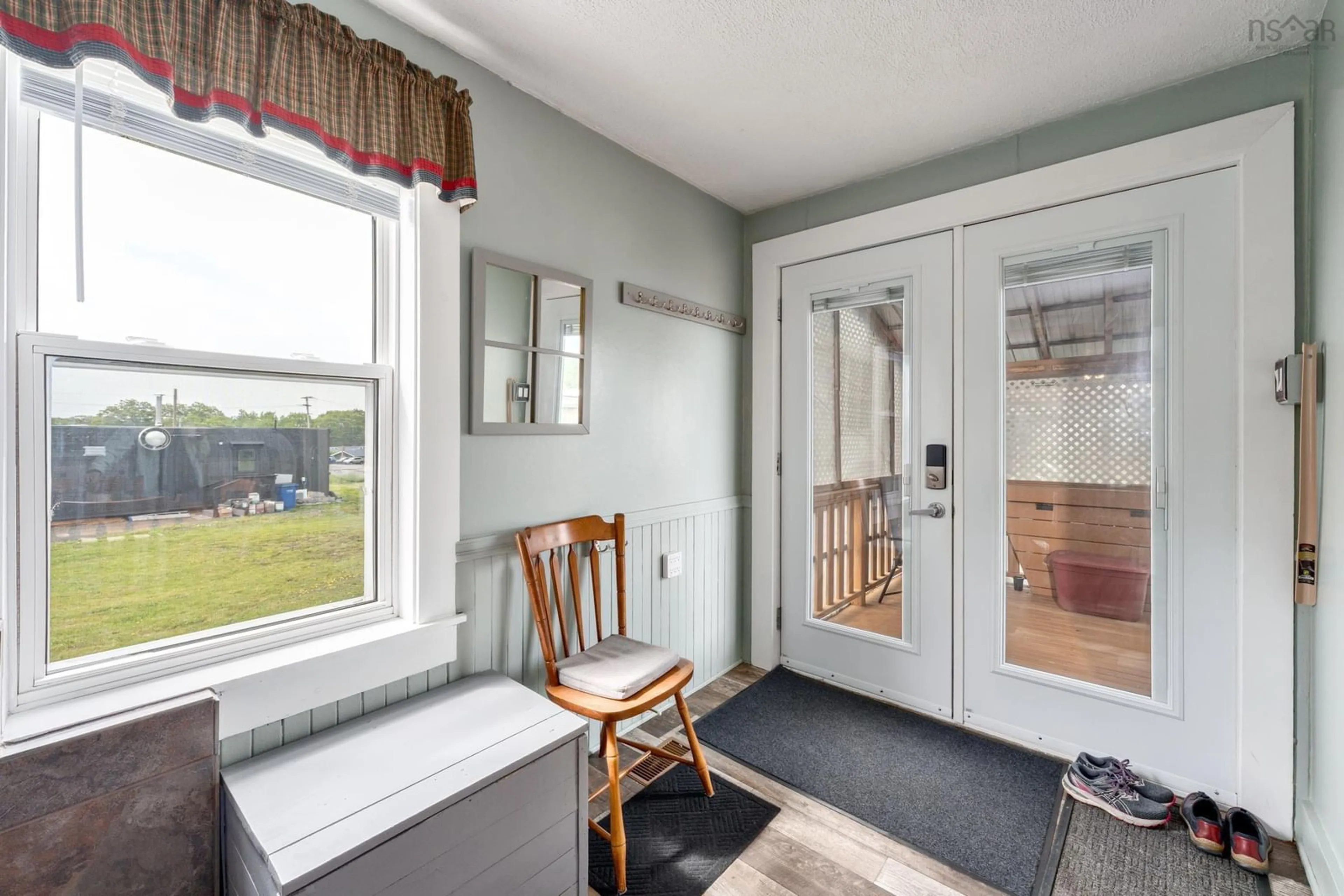Indoor entryway for 83 Victoria Street, Digby Nova Scotia B0V 1A0