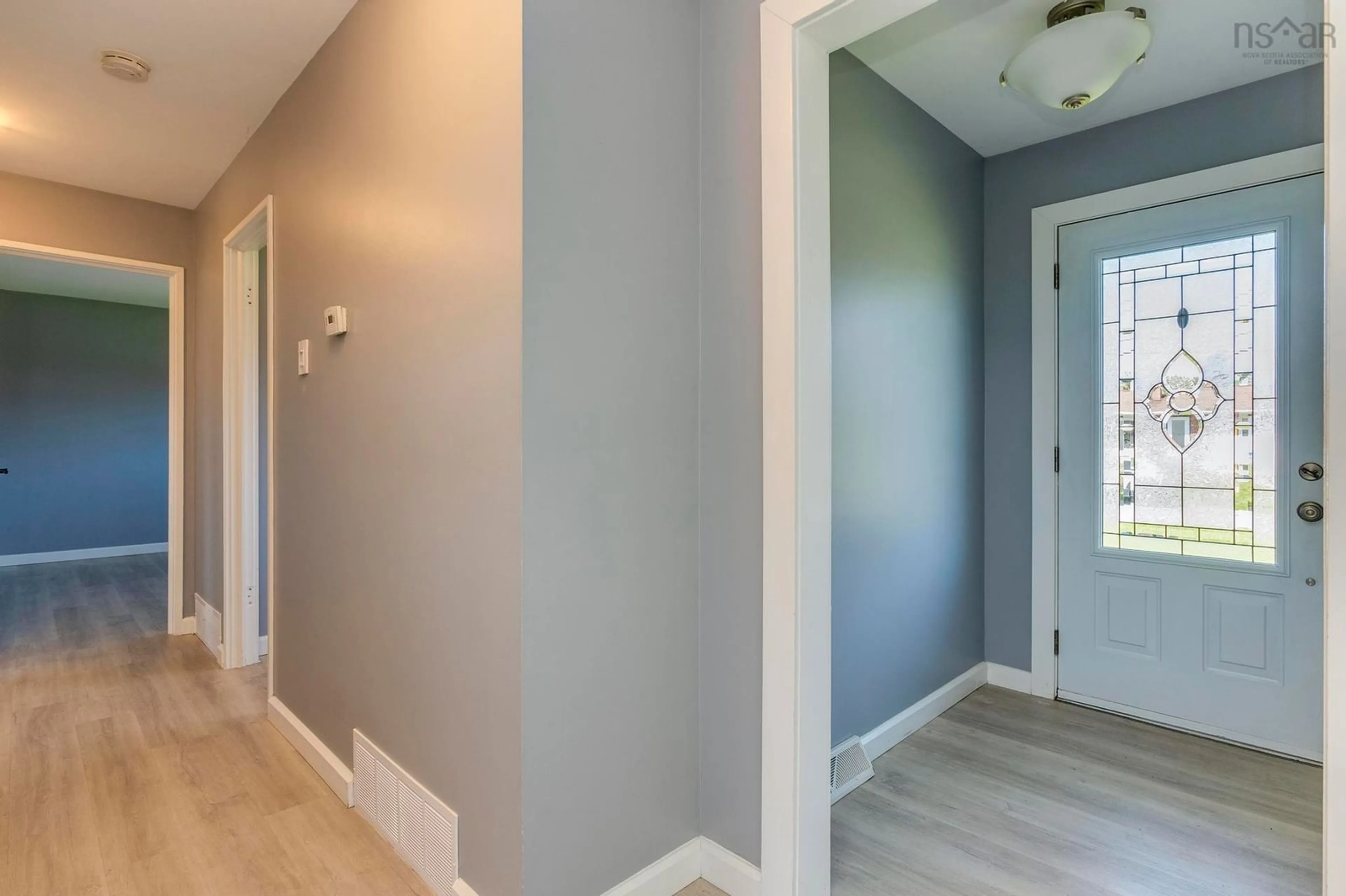 Indoor entryway for 26 Swanton Dr, Dartmouth Nova Scotia B2W 2C4