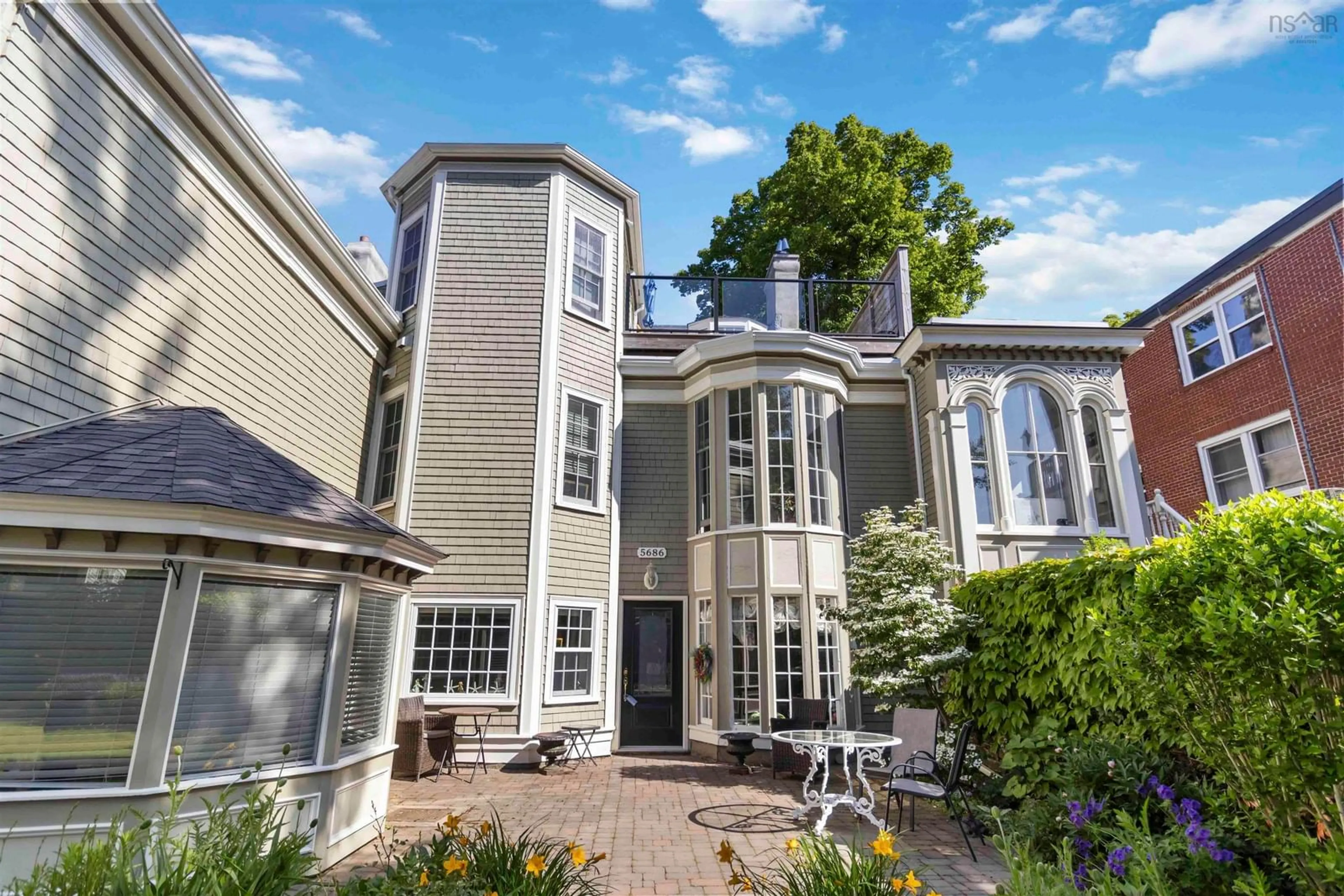 Home with vinyl exterior material, unknown for 5686 Inglis Street, Halifax Nova Scotia B3H 1K3
