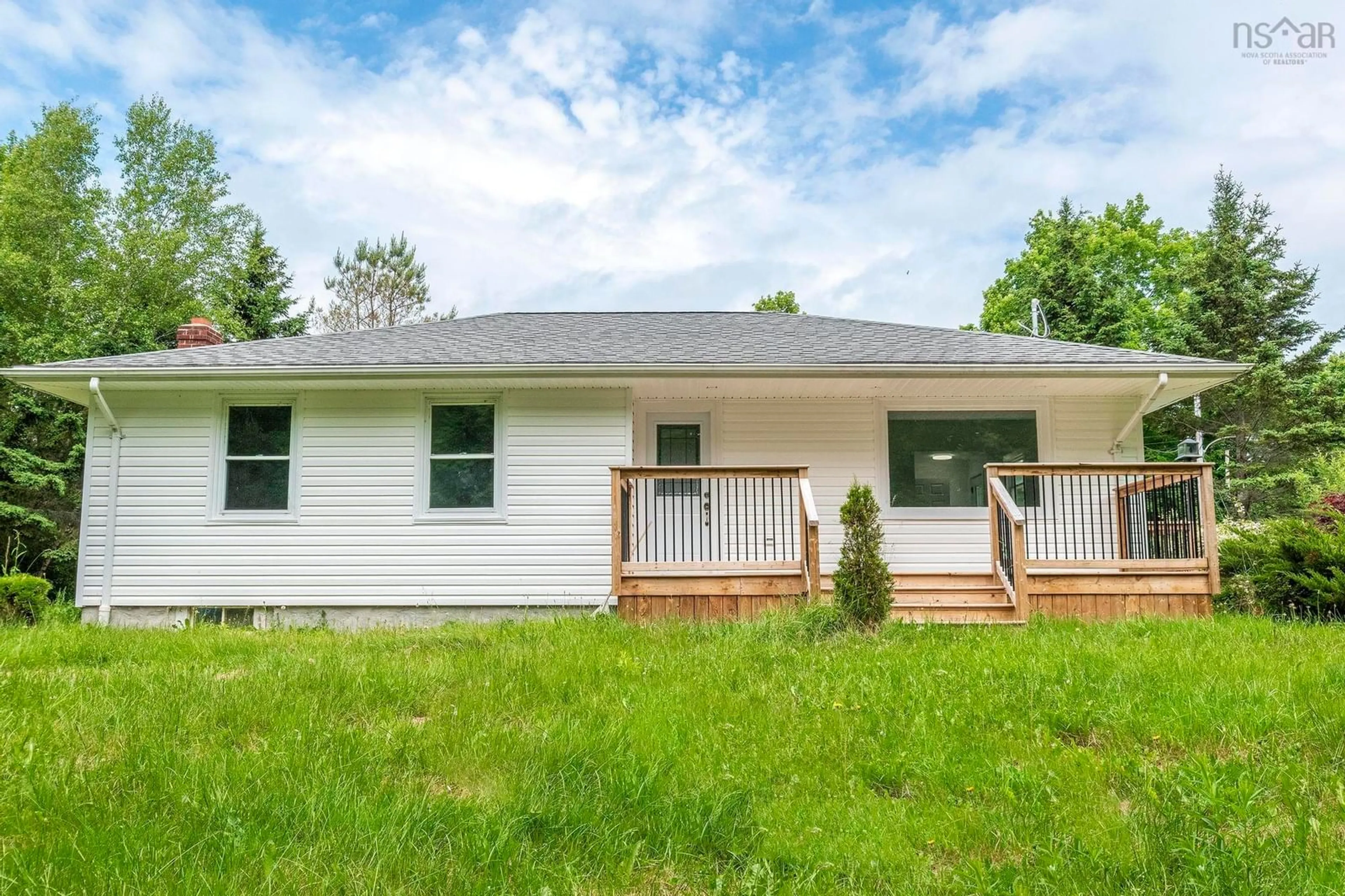 Home with vinyl exterior material, unknown for 1041 Chapel Rd, Canning Nova Scotia B0P 1H0