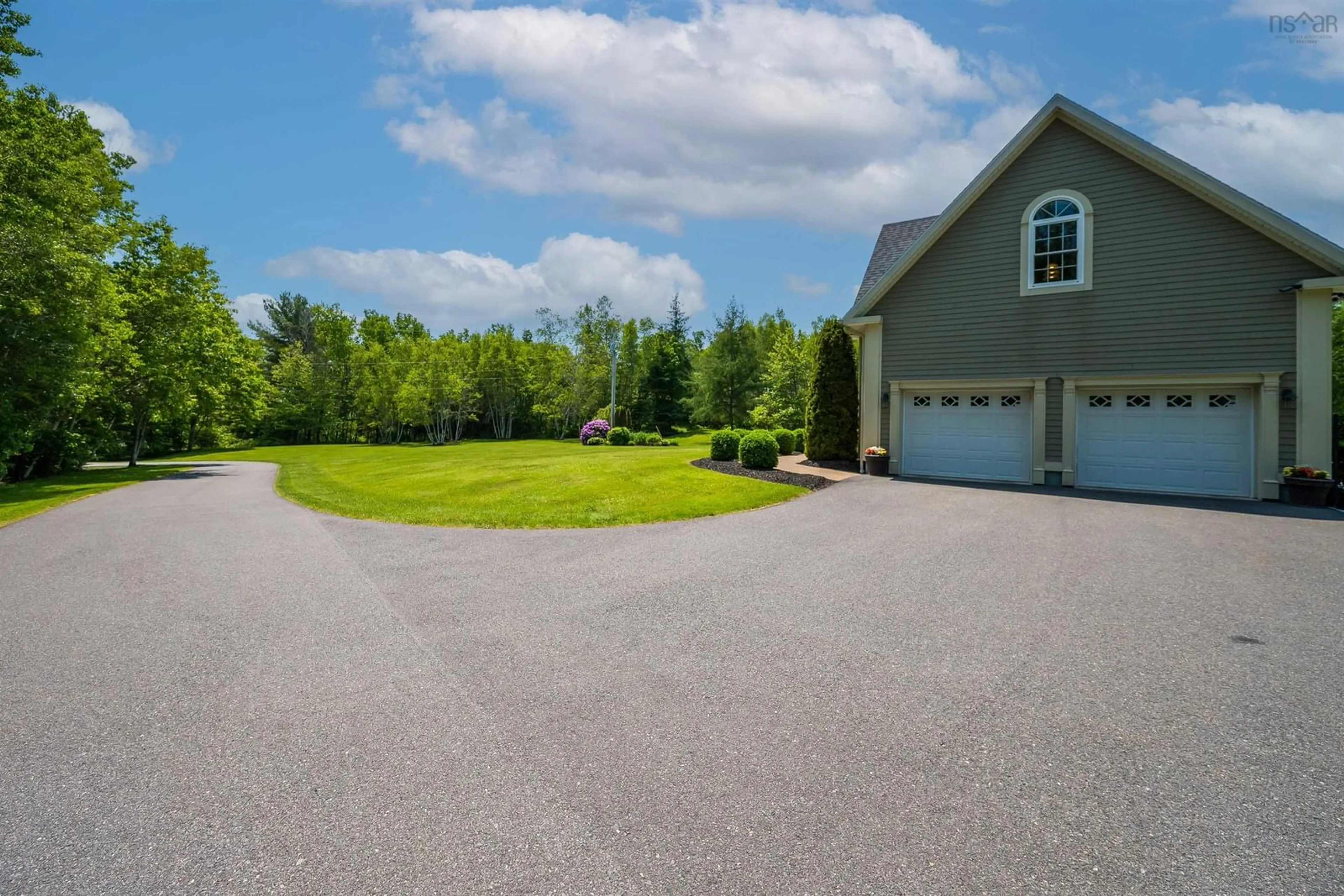 A pic from outside/outdoor area/front of a property/back of a property/a pic from drone, unknown for 13697 Highway 1, Wilmot Nova Scotia B0P 1W0