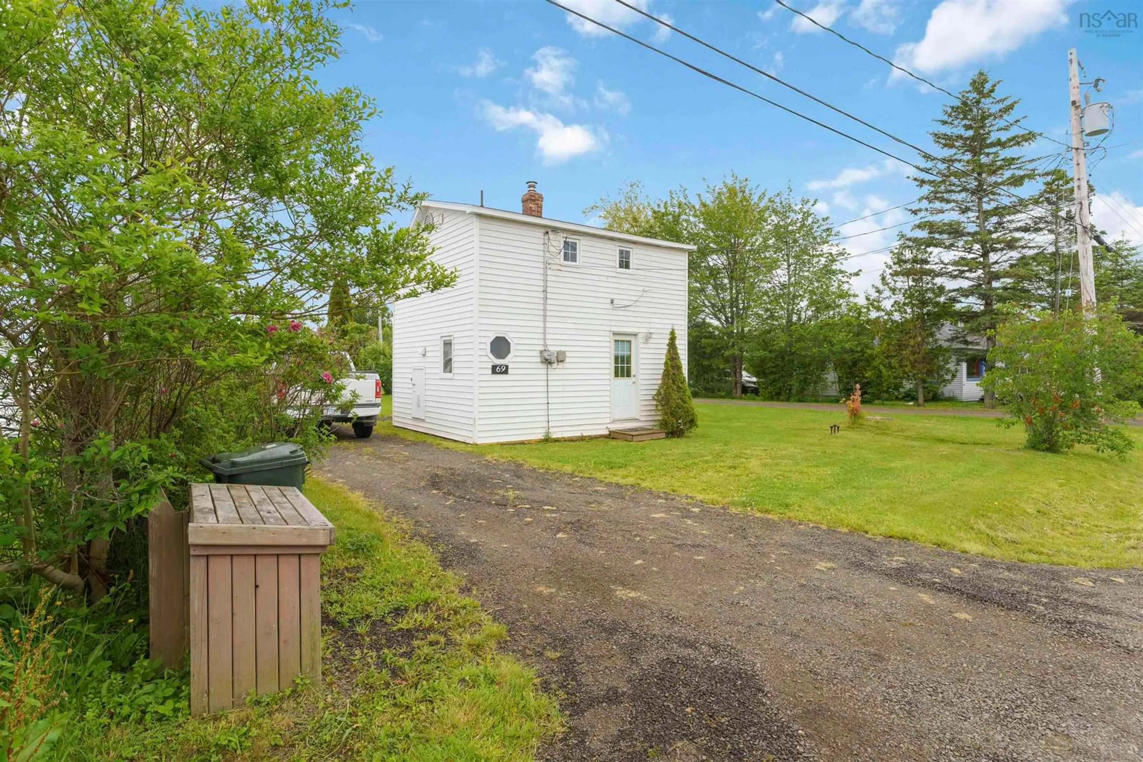 A pic from outside/outdoor area/front of a property/back of a property/a pic from drone, street for 69 Sydney St, Digby Nova Scotia B0V 1A0
