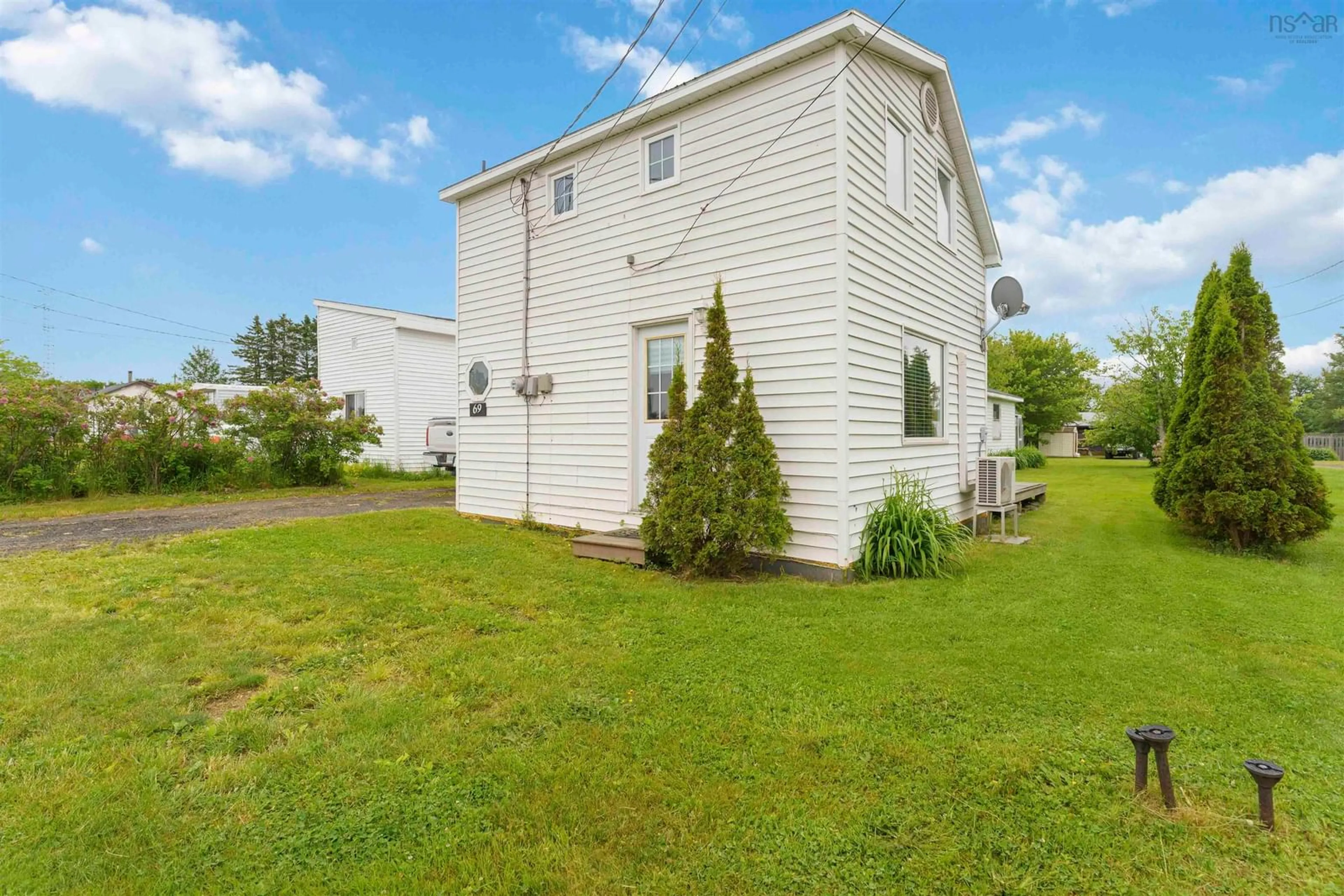 A pic from outside/outdoor area/front of a property/back of a property/a pic from drone, building for 69 Sydney St, Digby Nova Scotia B0V 1A0