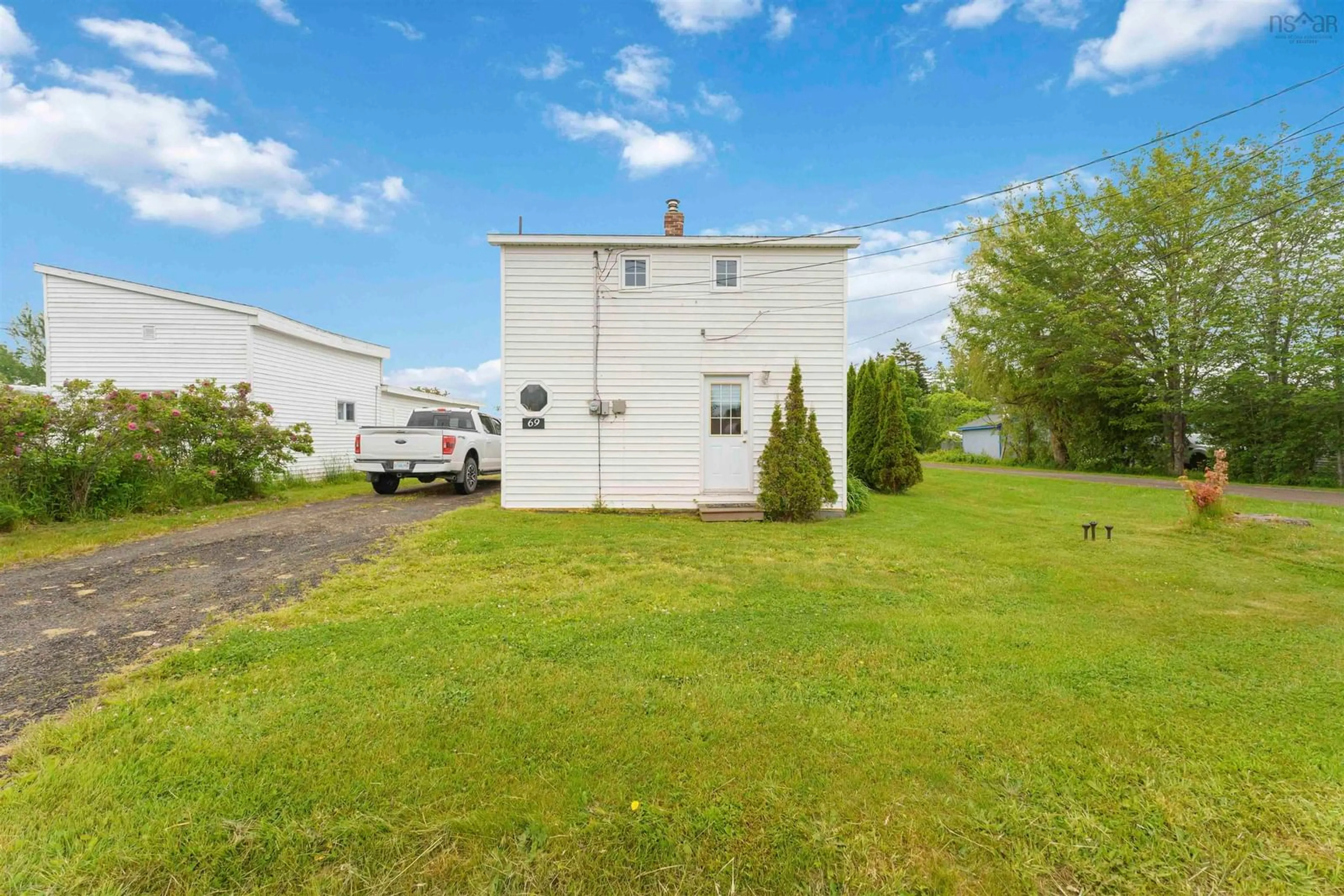 Shed for 69 Sydney St, Digby Nova Scotia B0V 1A0