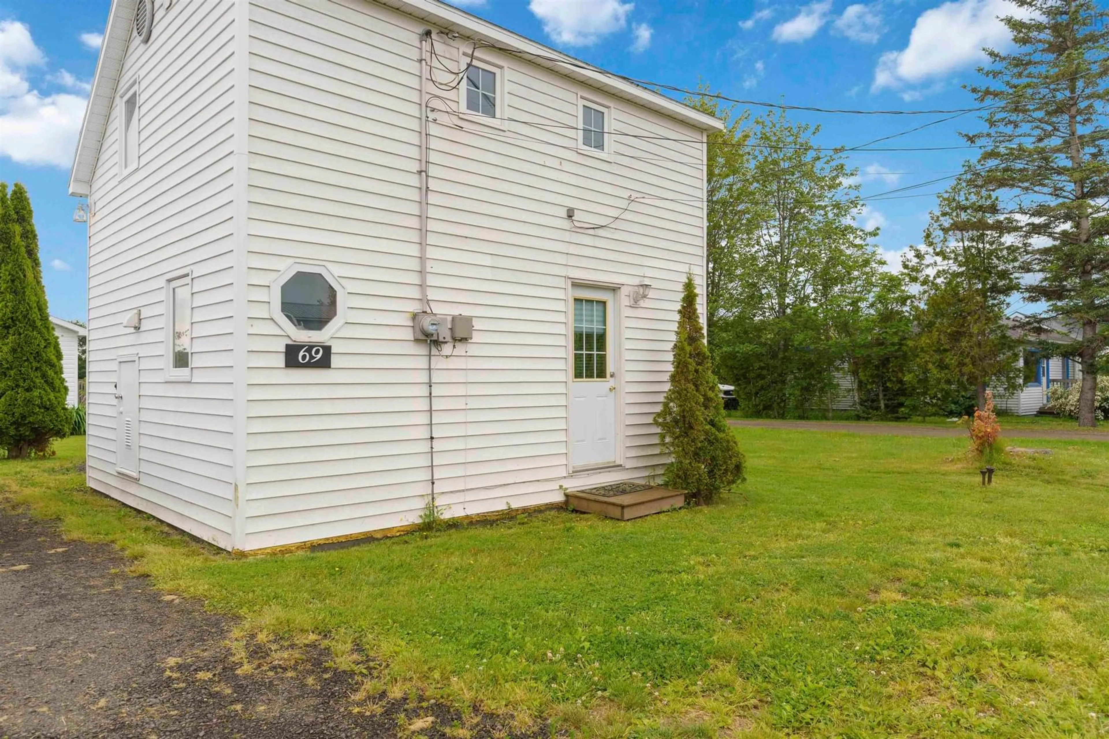 Patio, building for 69 Sydney St, Digby Nova Scotia B0V 1A0