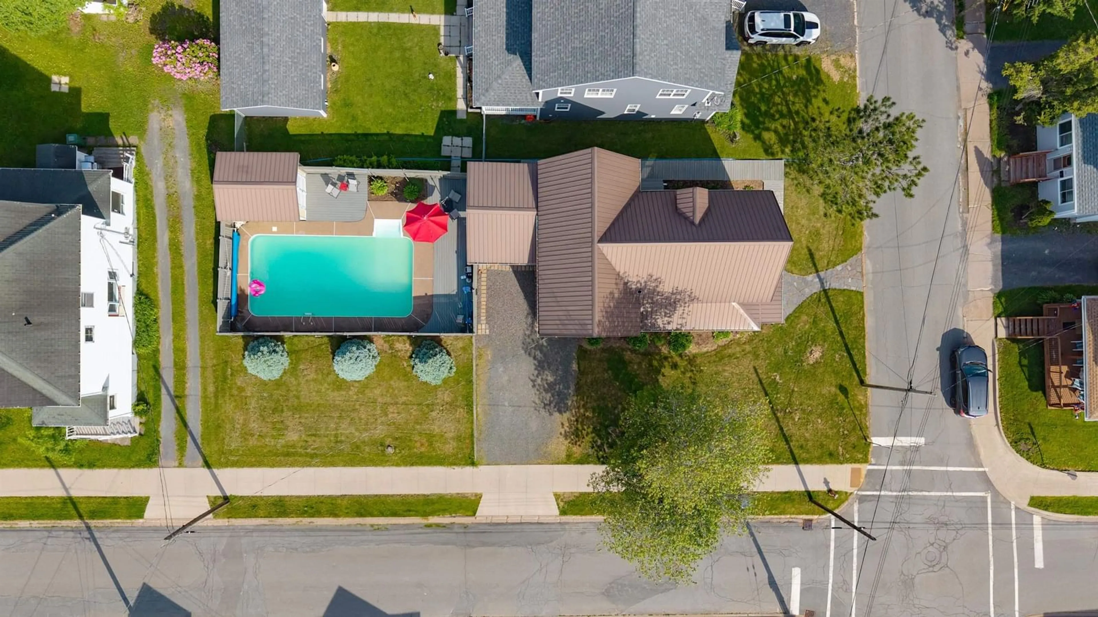 A pic from outside/outdoor area/front of a property/back of a property/a pic from drone, street for 231 Acadia St, New Glasgow Nova Scotia B2H 4G7
