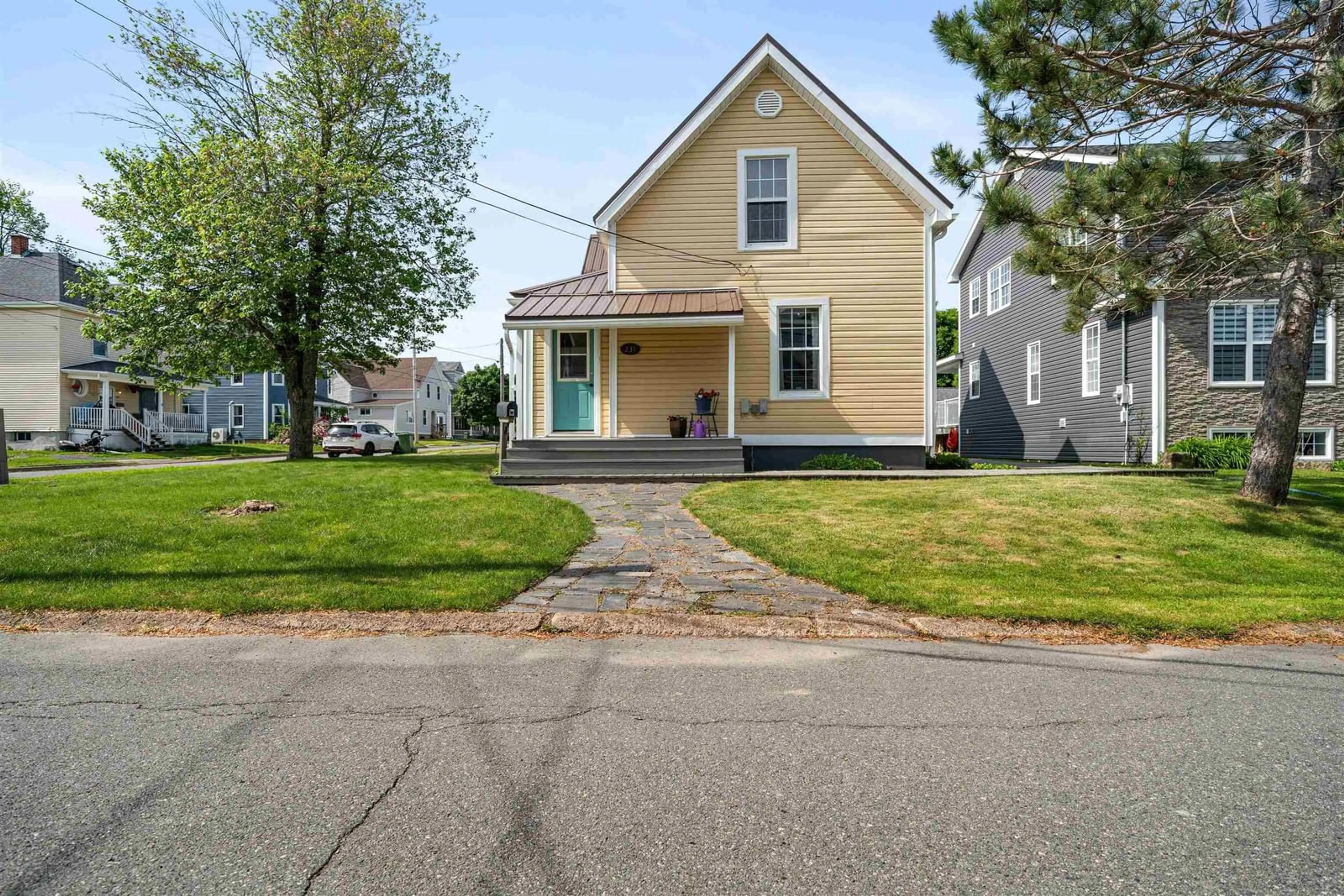 Unknown for 231 Acadia St, New Glasgow Nova Scotia B2H 4G7