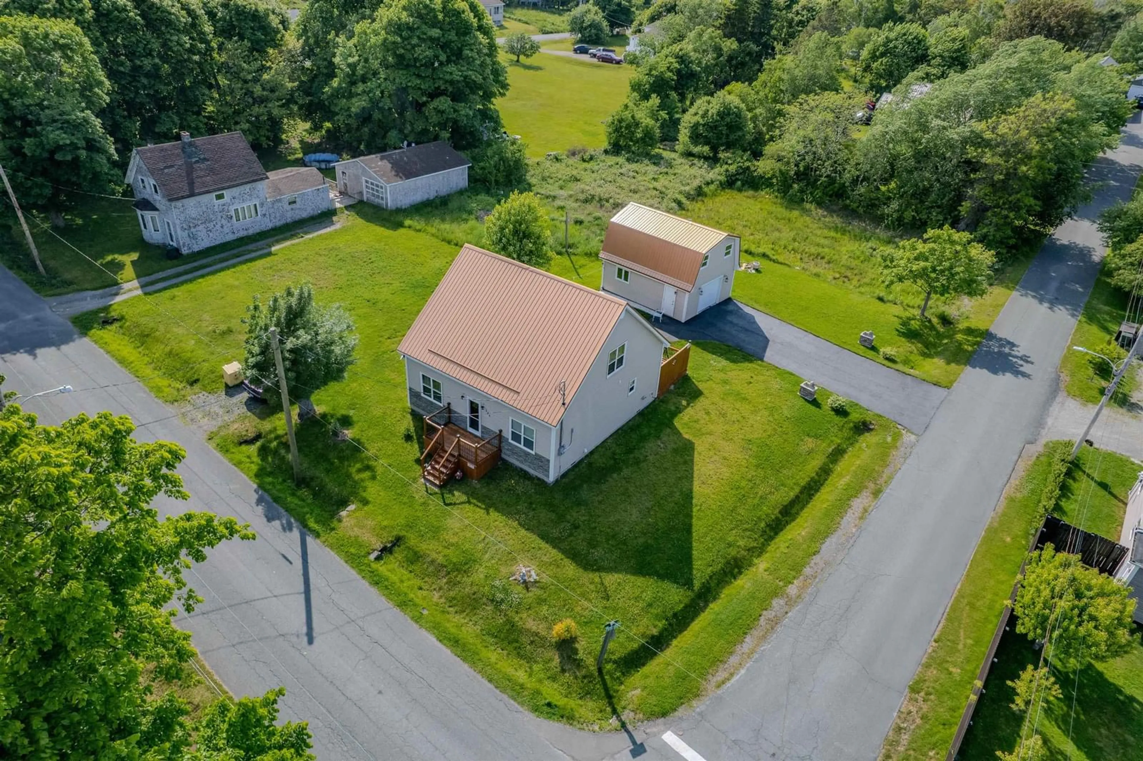 A pic from outside/outdoor area/front of a property/back of a property/a pic from drone, street for 111 Church St, Florence Nova Scotia B1V 3G4