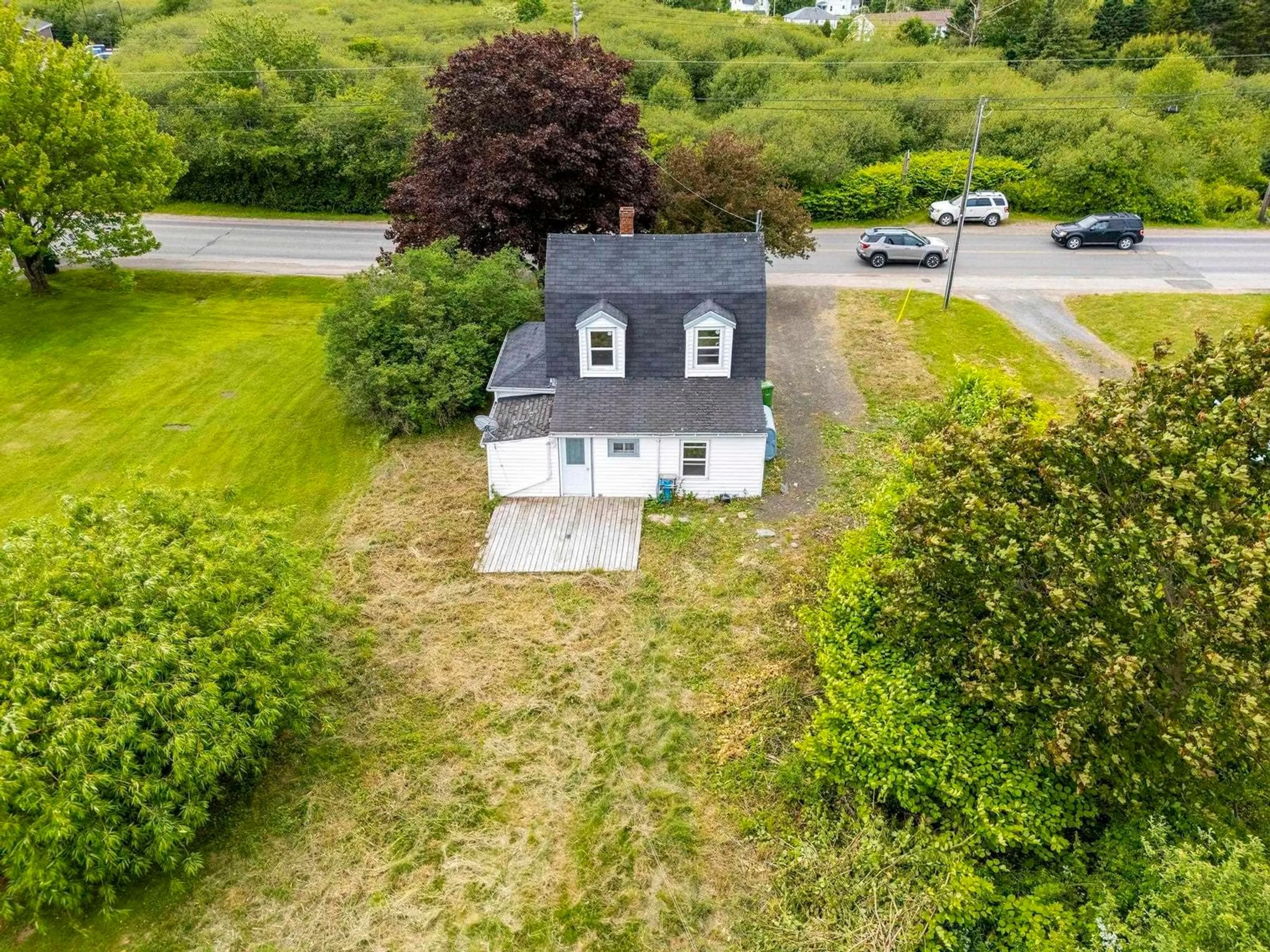 A pic from outside/outdoor area/front of a property/back of a property/a pic from drone, street for 142 Victoria St, Digby Nova Scotia B0V 1A0