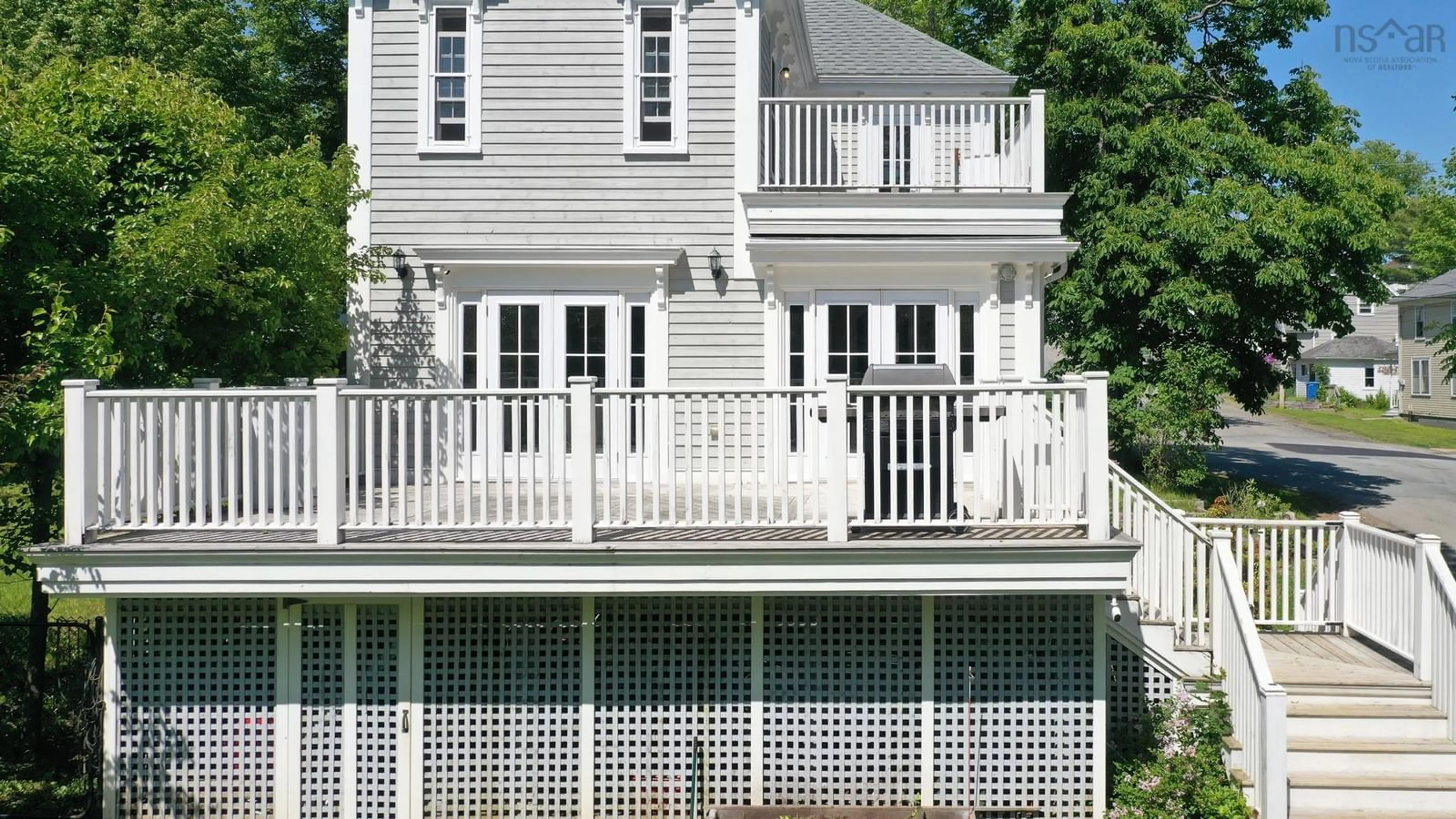 Home with vinyl exterior material, unknown for 47 Broad St, Lunenburg Nova Scotia B0J 2C0