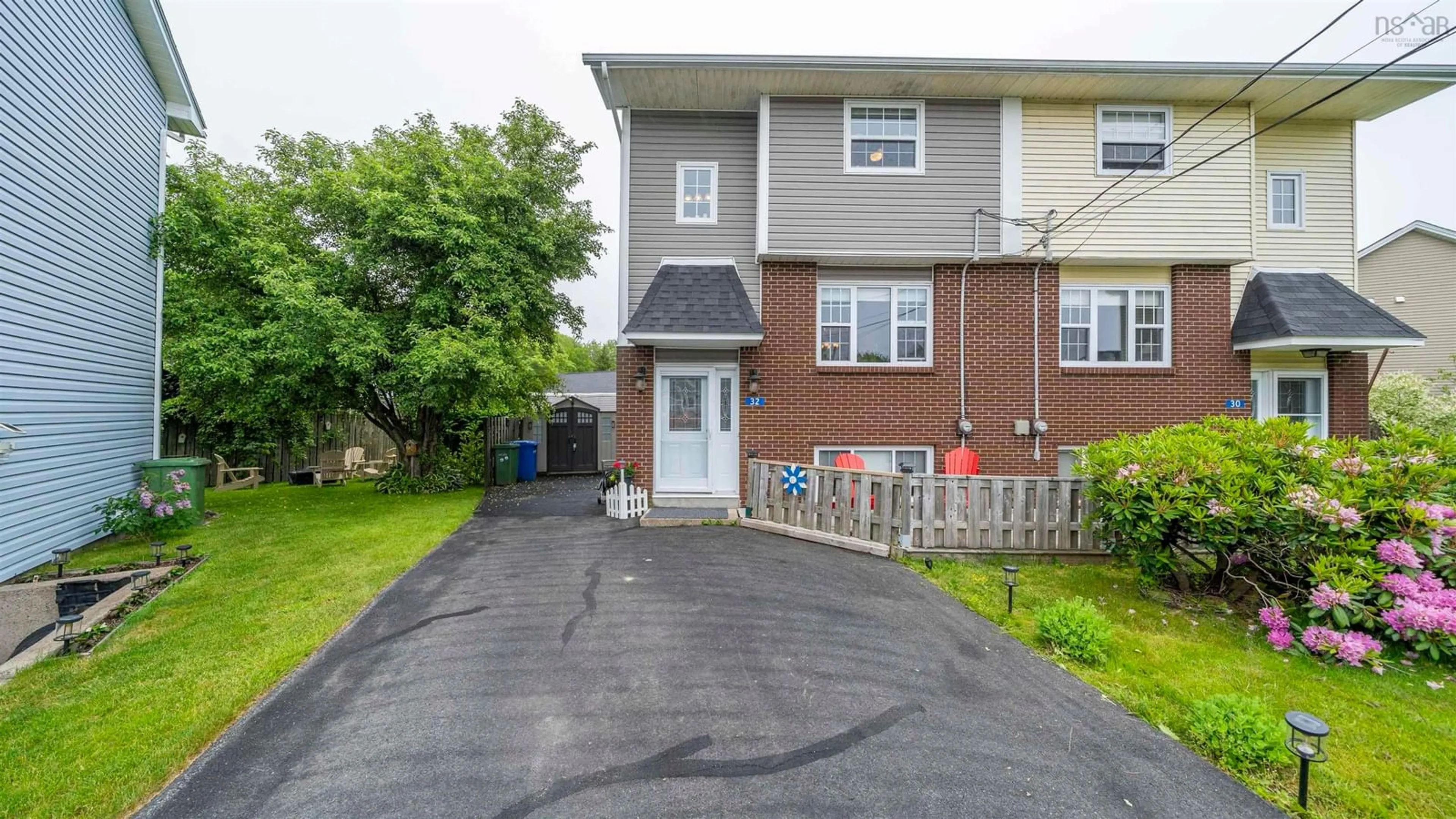 A pic from outside/outdoor area/front of a property/back of a property/a pic from drone, street for 32 Osborne Ave, Dartmouth Nova Scotia B2W 1H8
