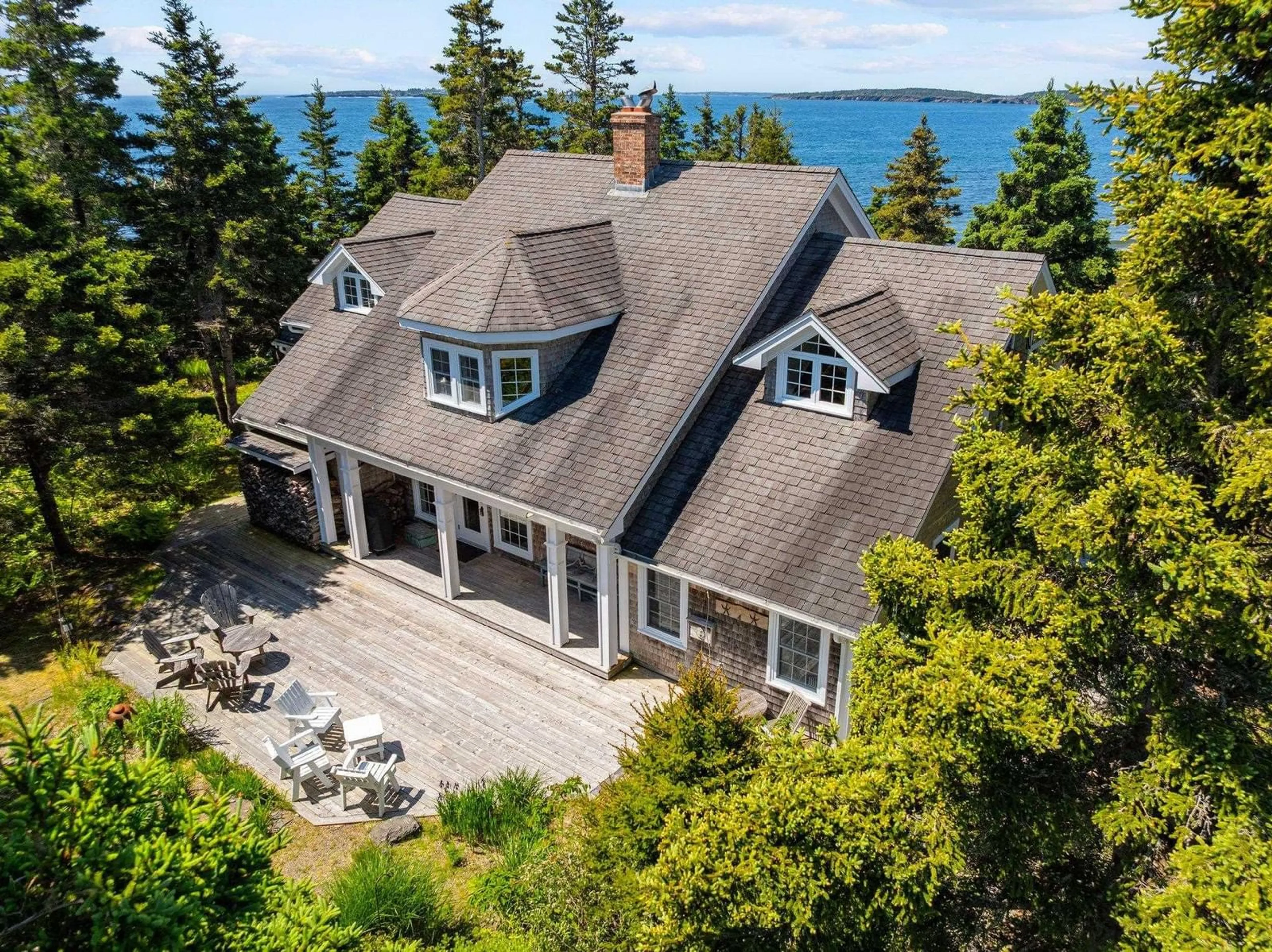 A pic from outside/outdoor area/front of a property/back of a property/a pic from drone, water/lake/river/ocean view for 1152 Kingsburg Rd, Kingsburg Nova Scotia B0J 1W0