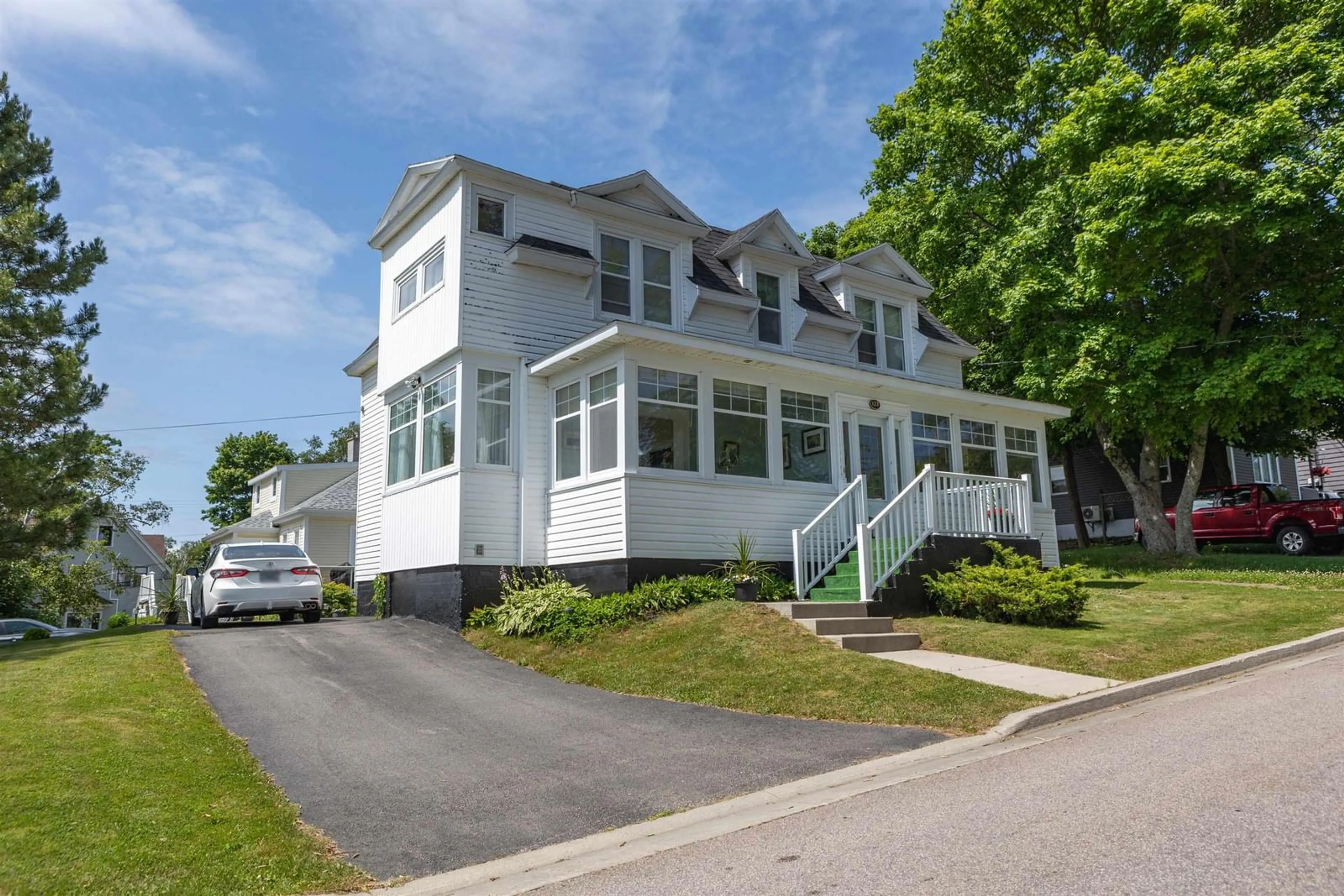 Unknown for 123 Royal Ave, Sydney Nova Scotia B1P 4M4