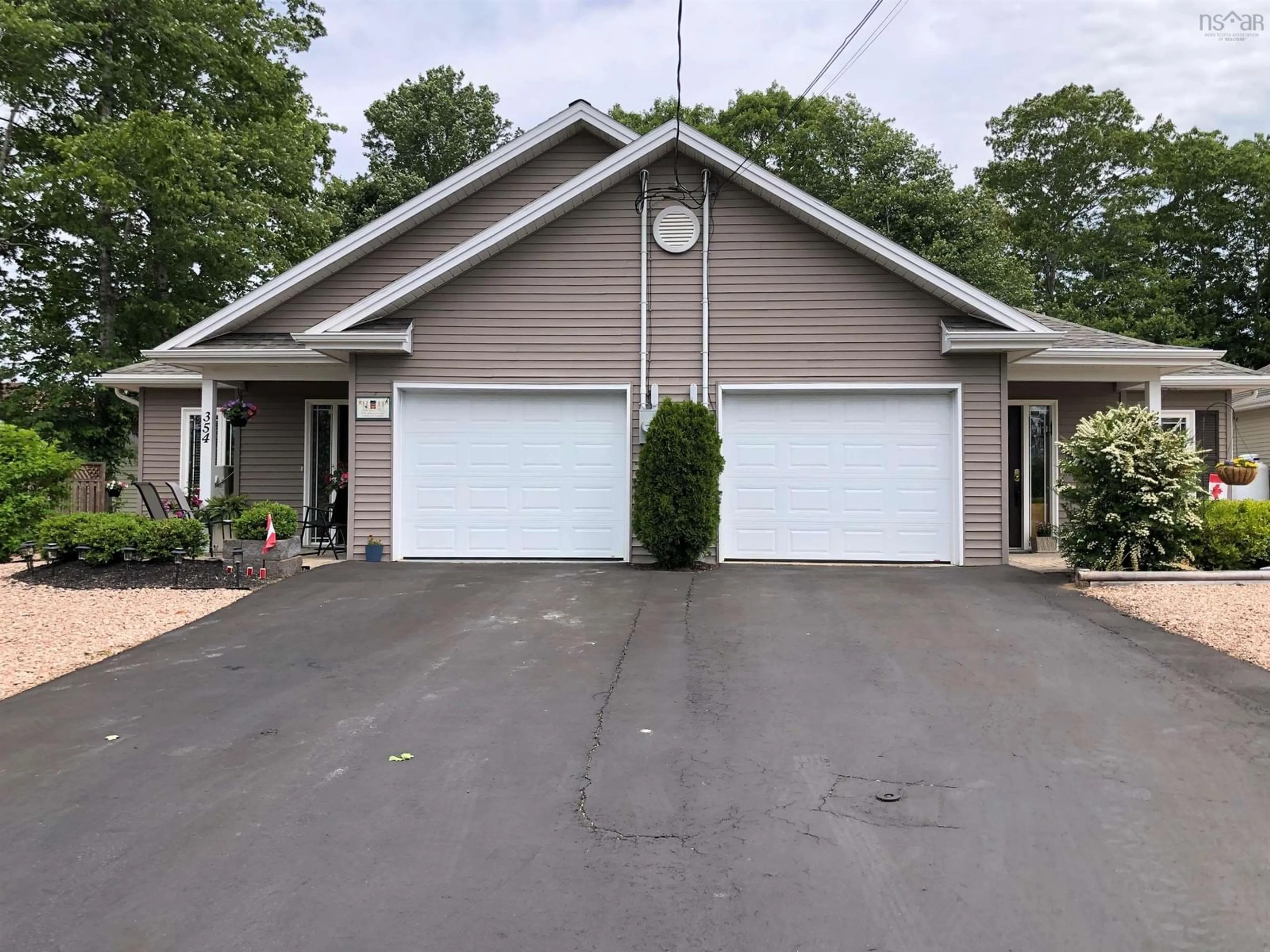 Indoor garage for 356 Glen Allan Dr, Bridgewater Nova Scotia B4V 0A9