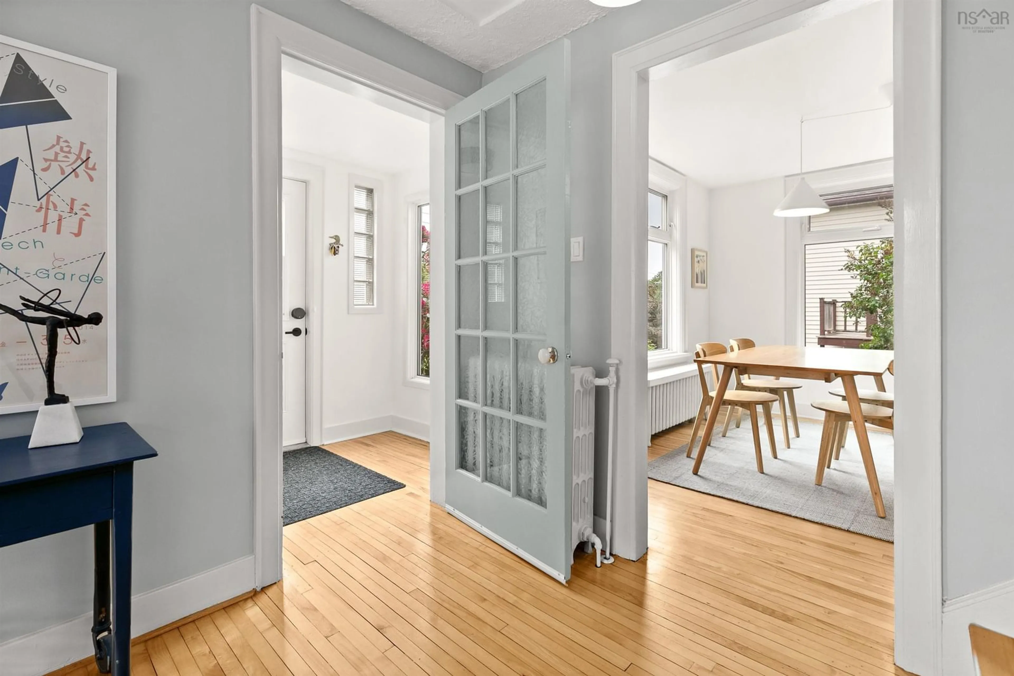 Indoor entryway for 185 Crichton Ave, Dartmouth Nova Scotia B3A 3R7