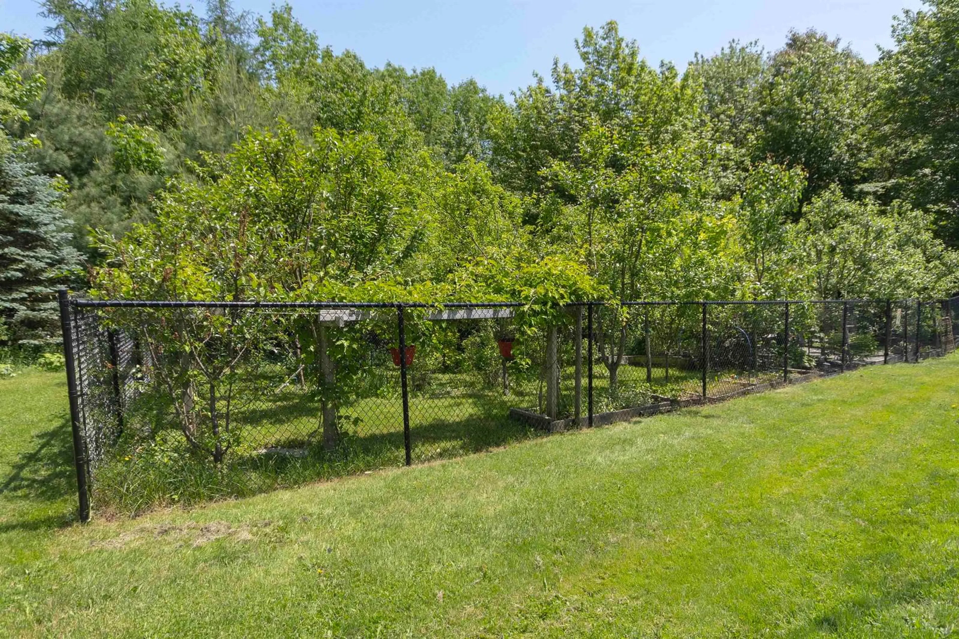 Unknown for 202 Lindforest Crt, Sackville Nova Scotia B4E 3J2