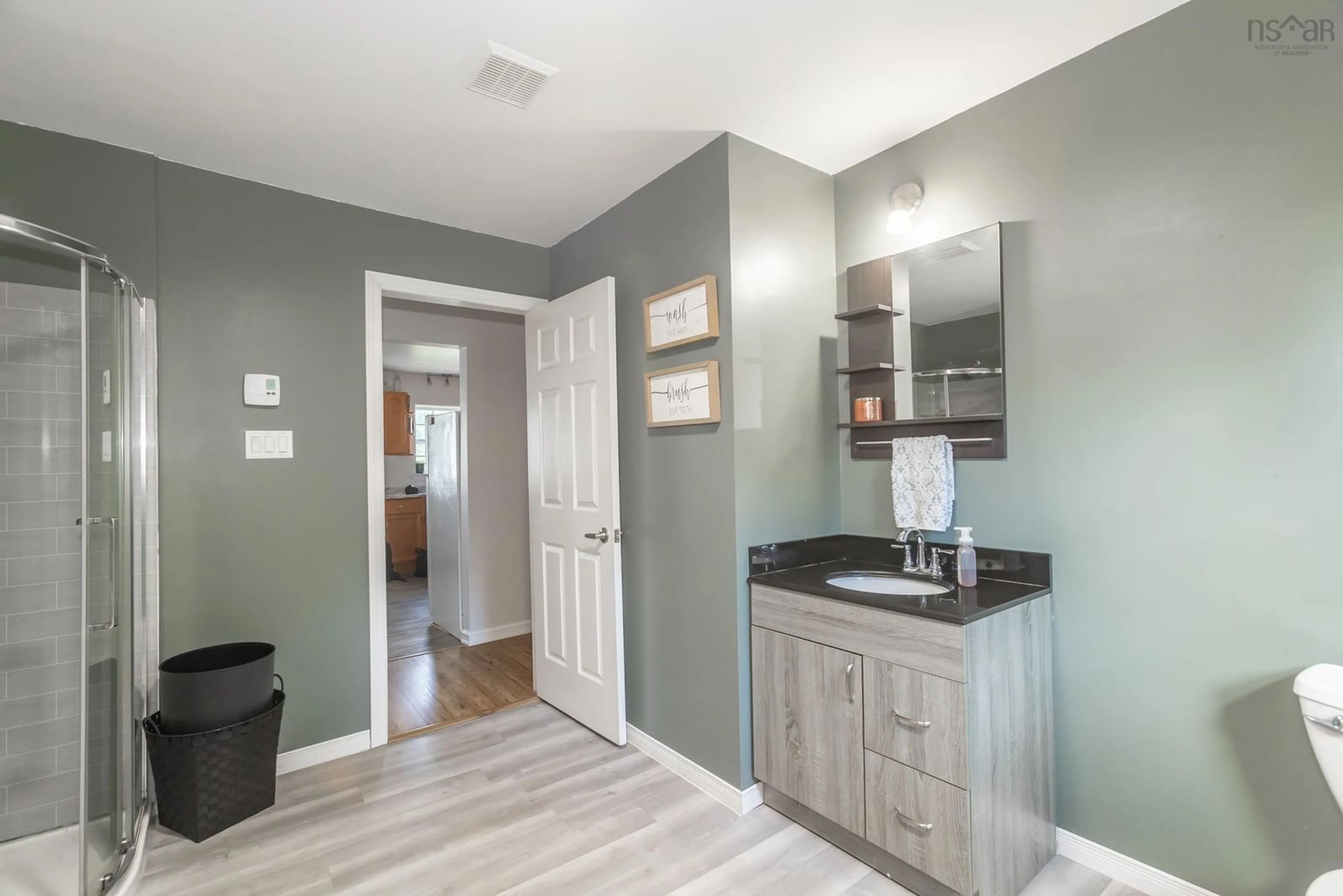 Laundry room for 103 Stark Rd, Newport Station Nova Scotia B0N 2T0