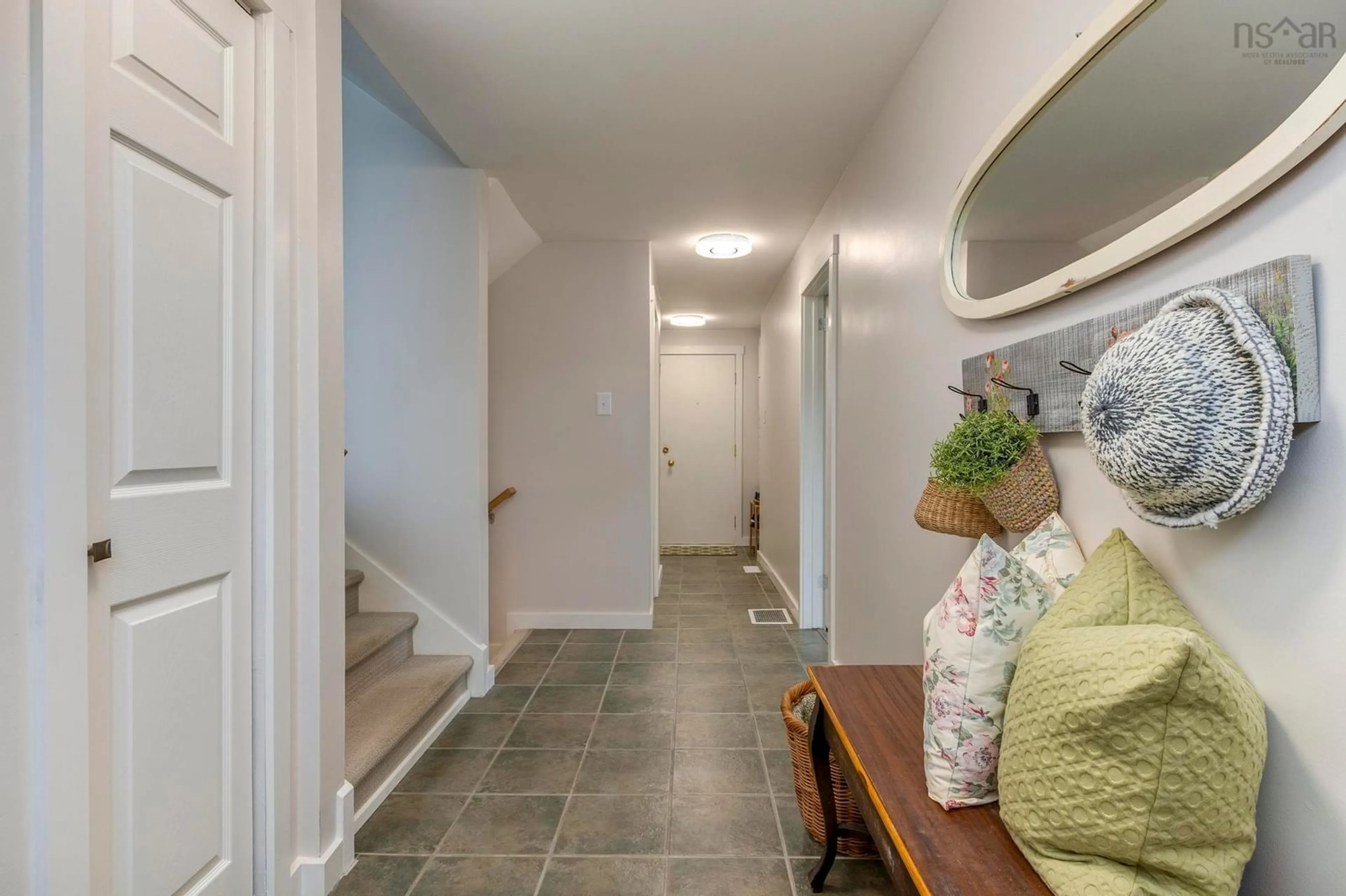 Indoor entryway for 8 Hardisty Crt, Cole Harbour Nova Scotia B2V 1K9
