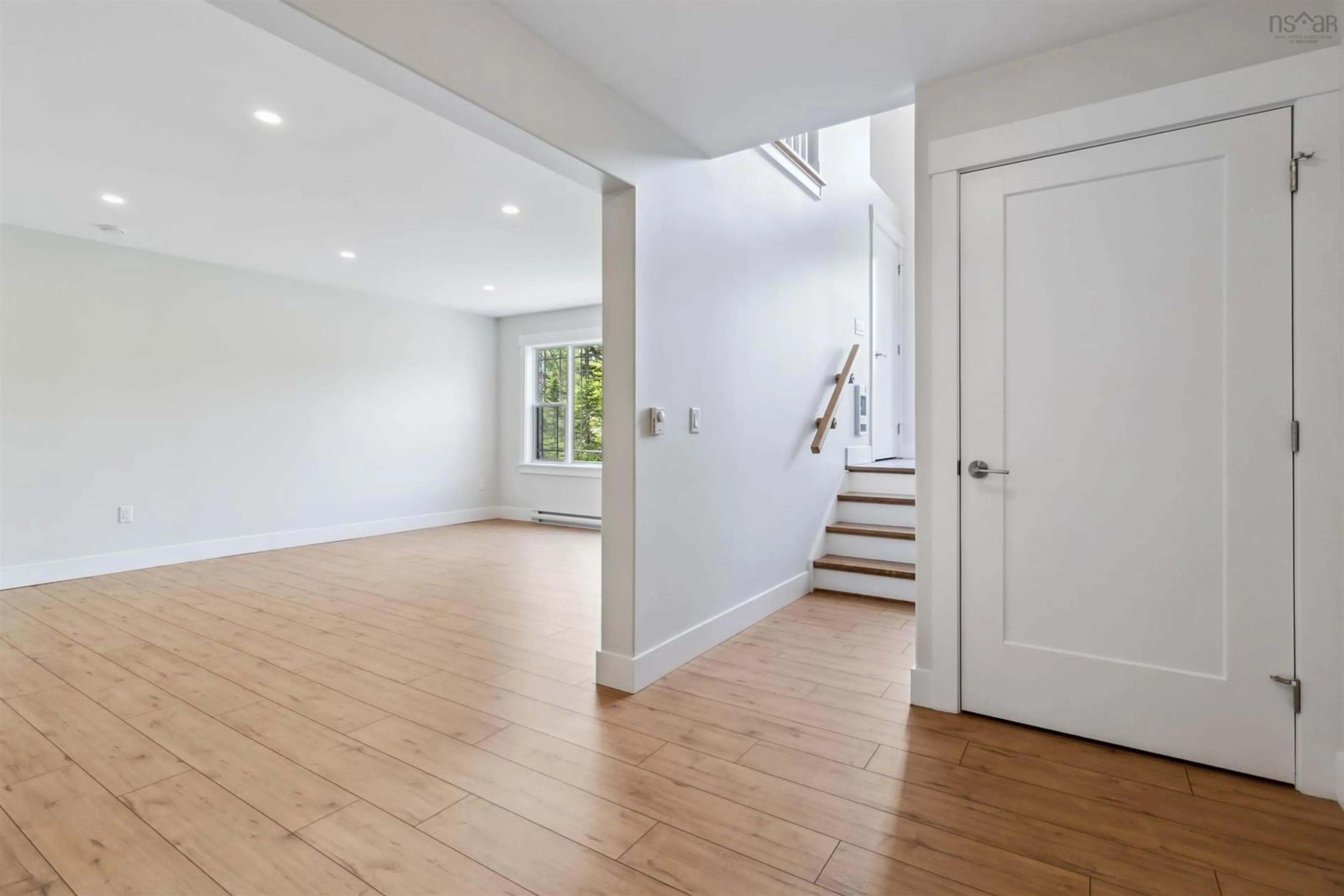 Indoor entryway for 87 Sidhu Dr, Beaver Bank Nova Scotia B4G 1B8
