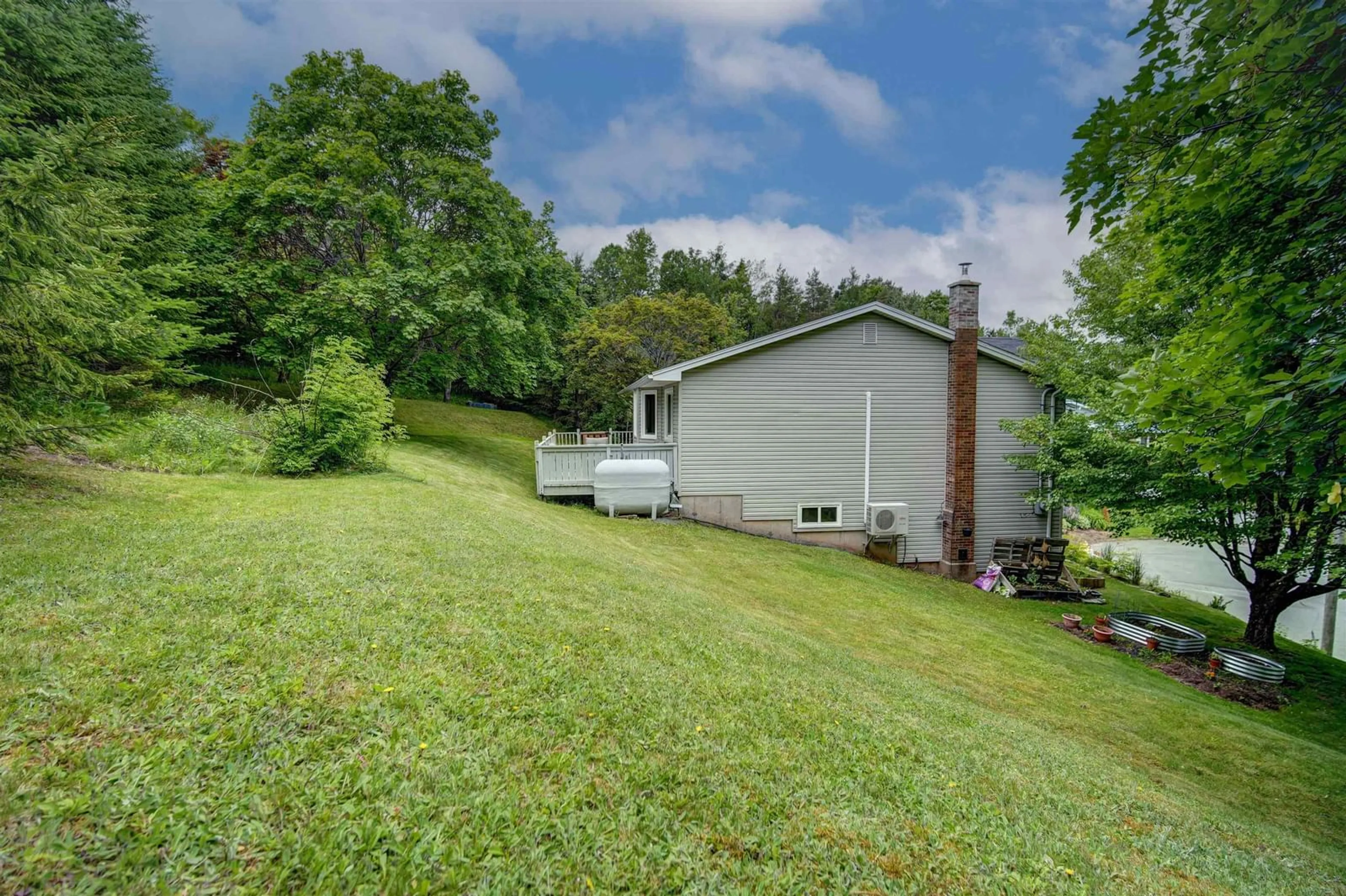 Shed for 17 Crystal Crt, Lower Sackville Nova Scotia B4C 3P8
