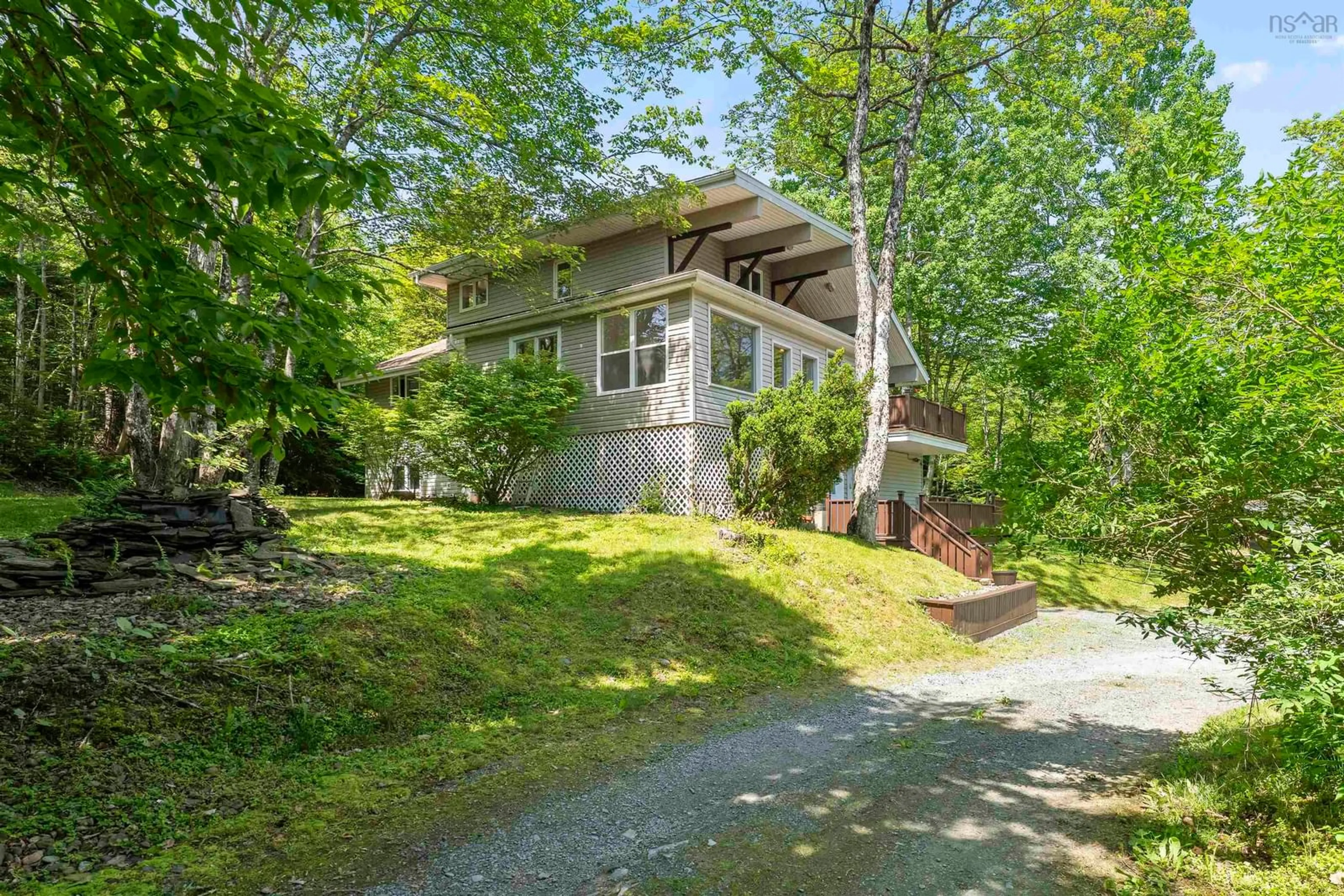 A pic from outside/outdoor area/front of a property/back of a property/a pic from drone, unknown for 518 Lakeview Ave, Middle Sackville Nova Scotia B4E 3B6