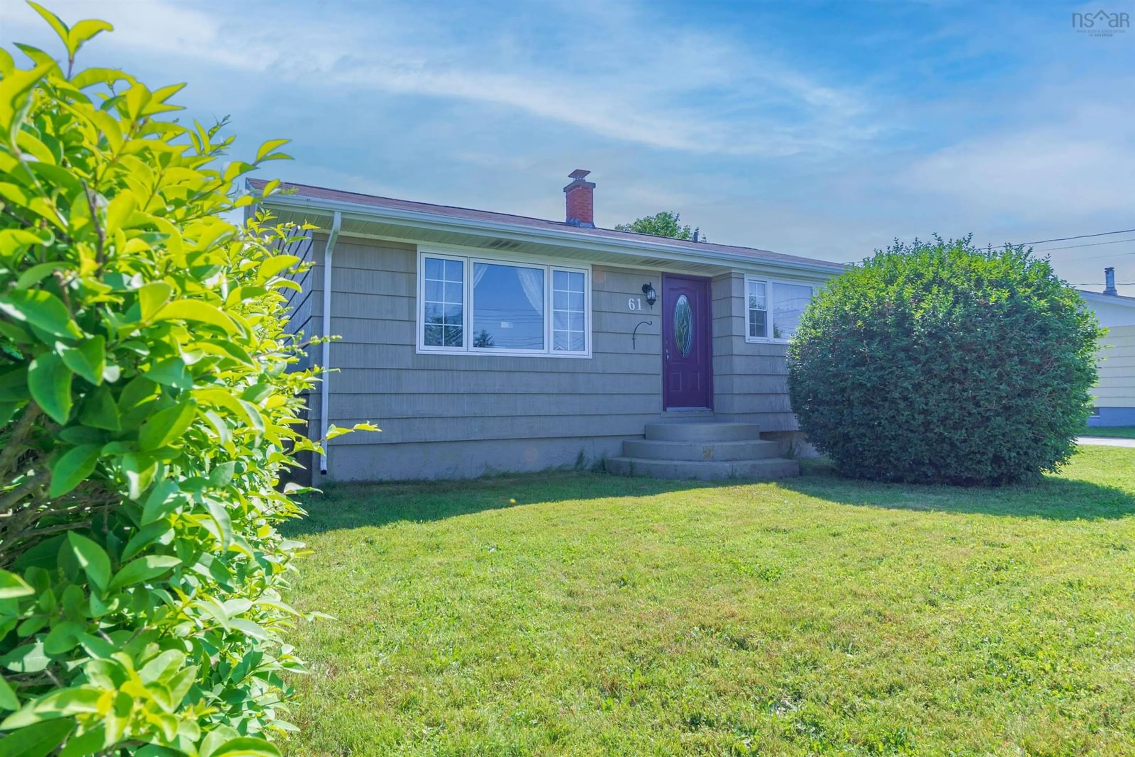 Home with vinyl exterior material, street for 61 Elm St, Yarmouth Nova Scotia B5A 2R2