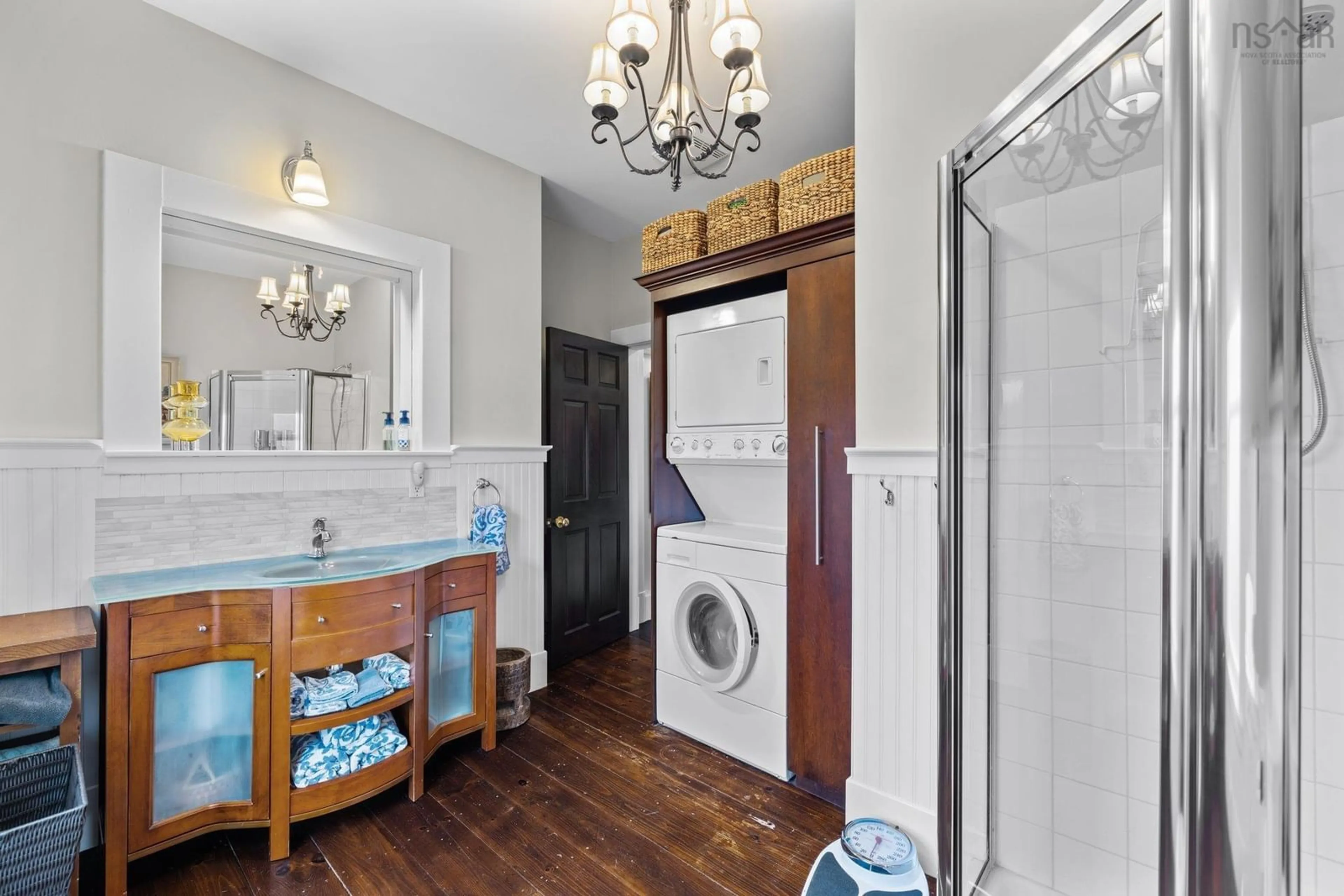 Standard bathroom, ceramic/tile floor for 123 Duke St, Chester Nova Scotia B0J 1J0