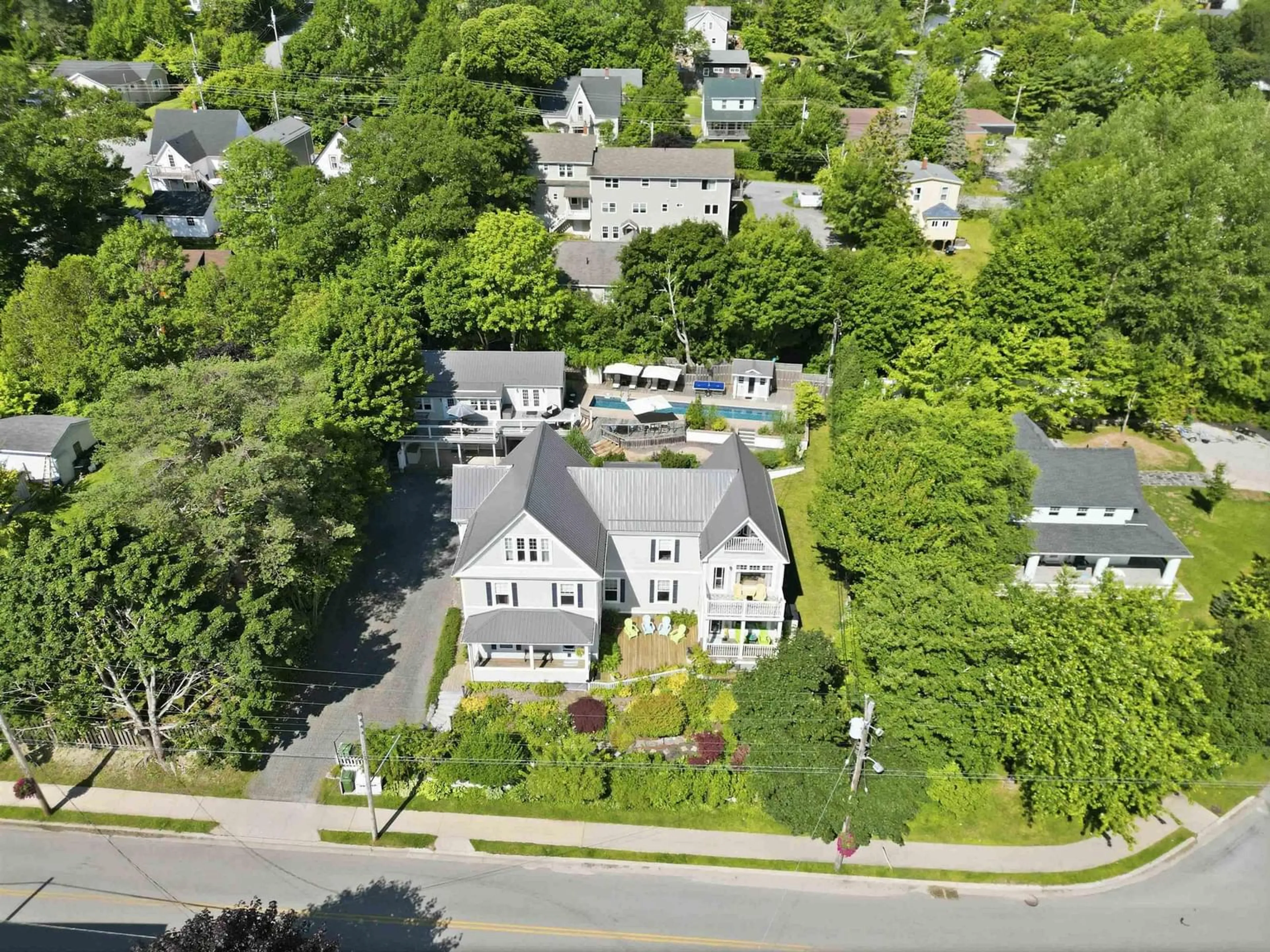 A pic from outside/outdoor area/front of a property/back of a property/a pic from drone, street for 123 Duke St, Chester Nova Scotia B0J 1J0