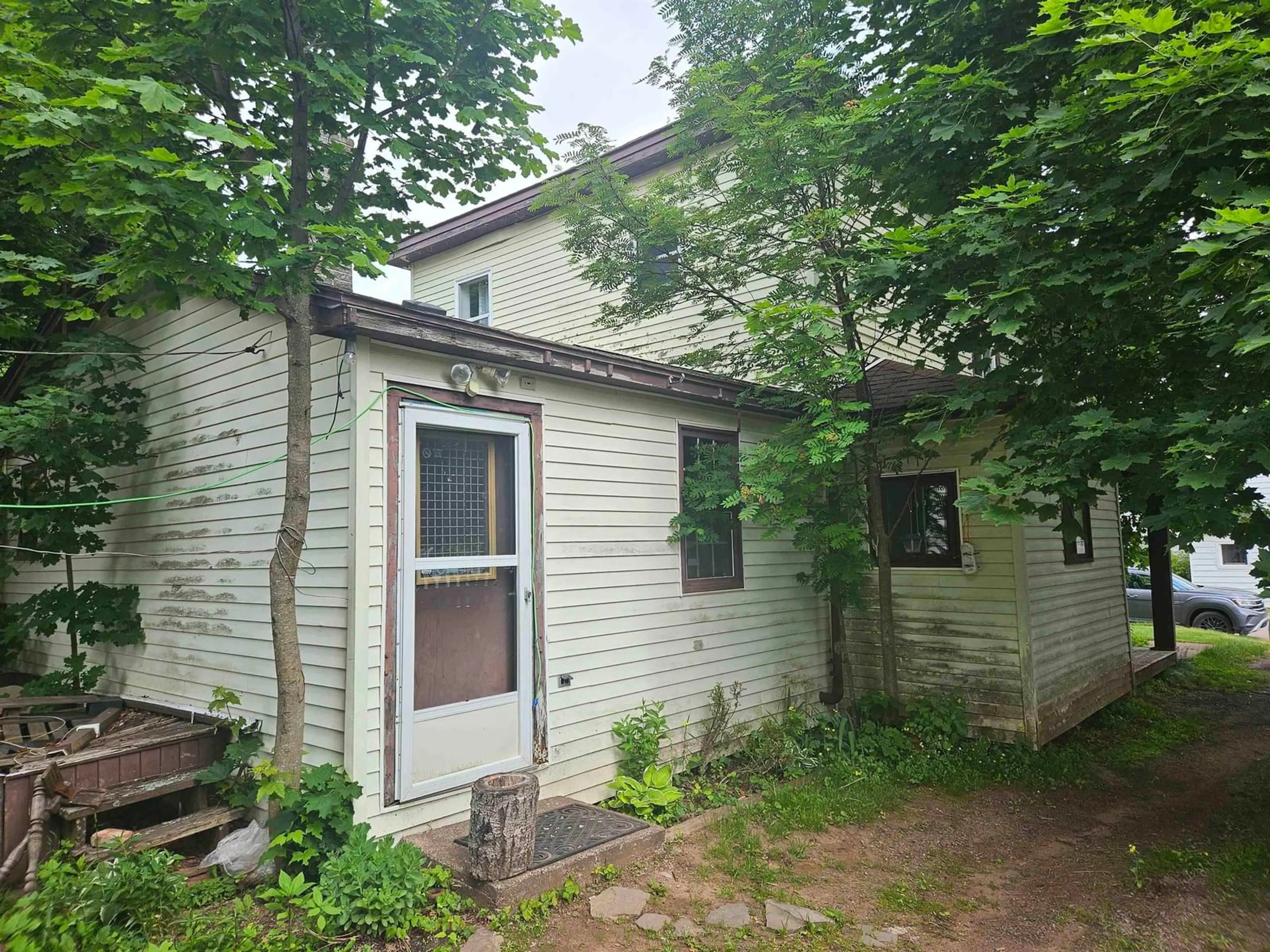 Unknown for 13 Dundonald St, Amherst Nova Scotia B4H 1G8