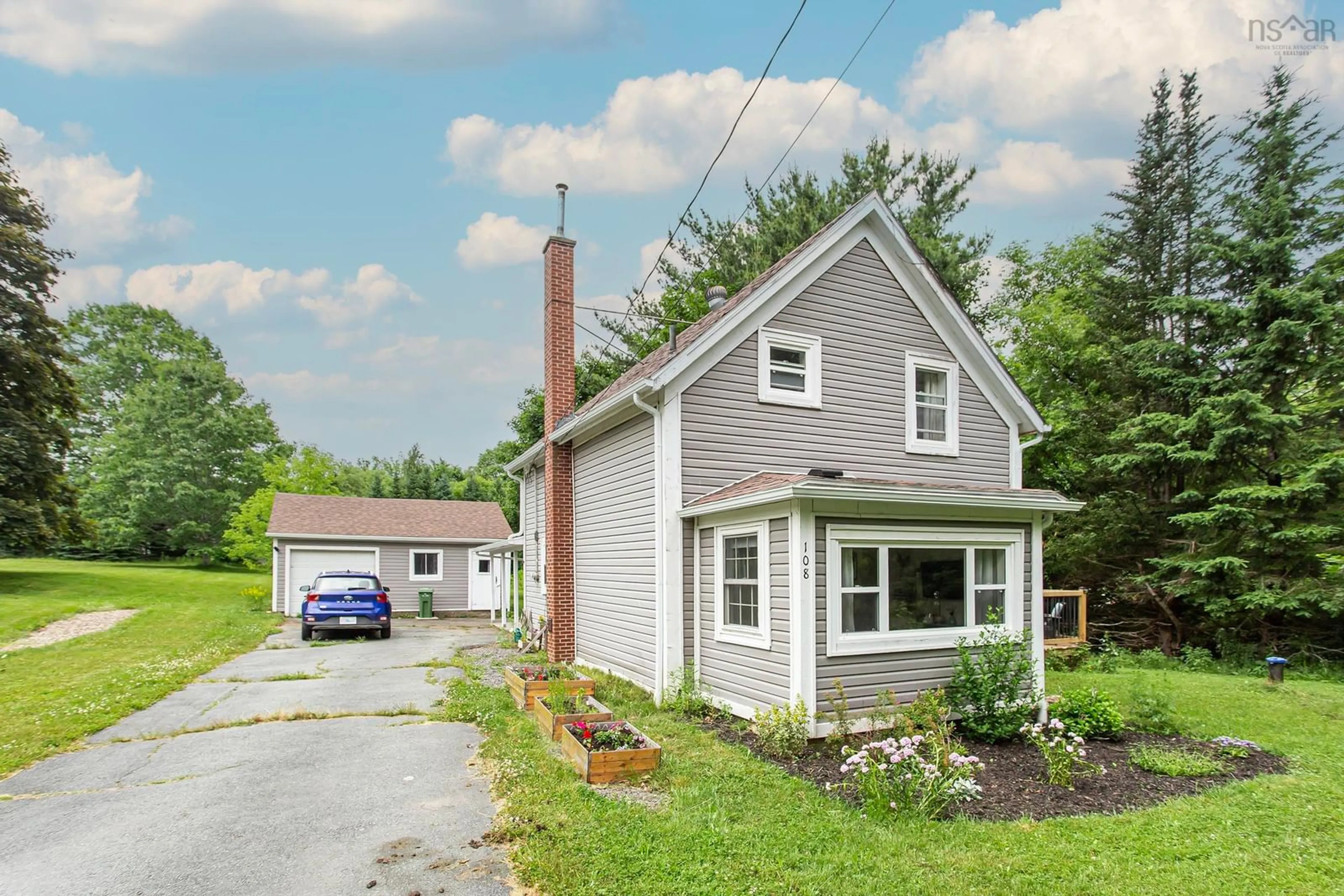 A pic from outside/outdoor area/front of a property/back of a property/a pic from drone, street for 108 Cottage St, Berwick Nova Scotia B0P 1E0